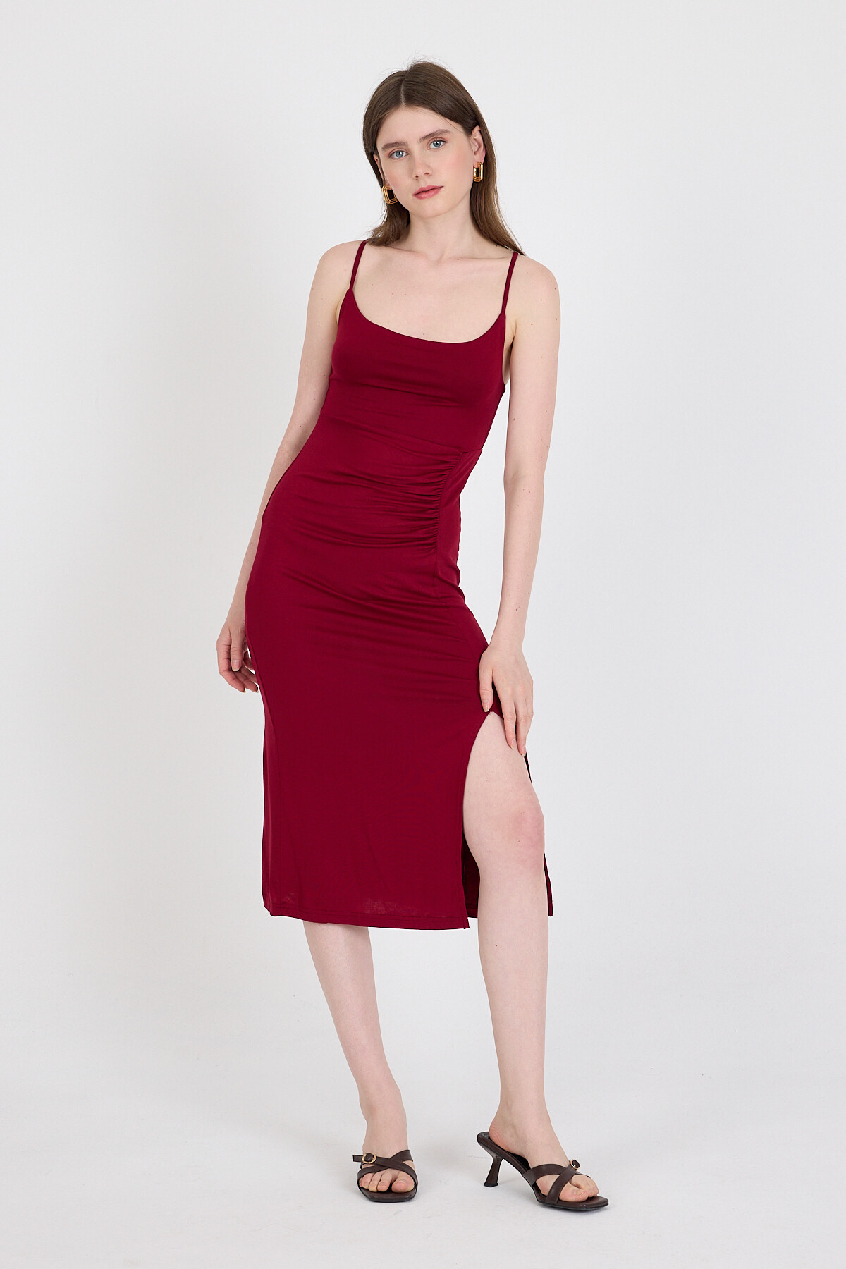 Bordo Askılı Yırtmaçlı Drape Detaylı Dokuma Elbise 21003 - RAYS