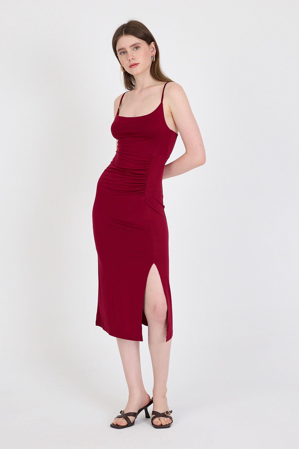 Bordo Askılı Yırtmaçlı Drape Detaylı Dokuma Elbise 21003 - RAYS