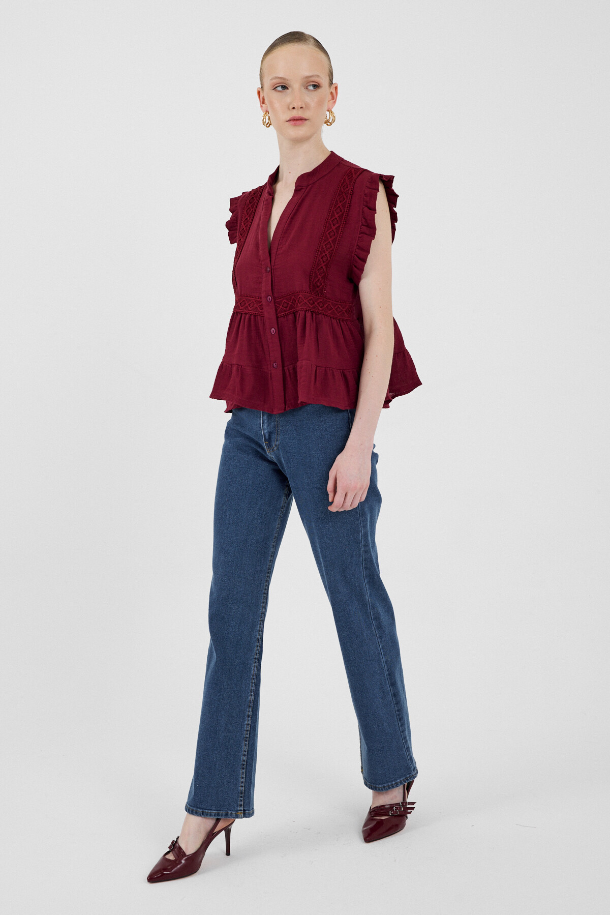 Bordo Fırfır Kollu Dantel Detaylı %100 Pamuk Müslin Bluz 8039A - 1