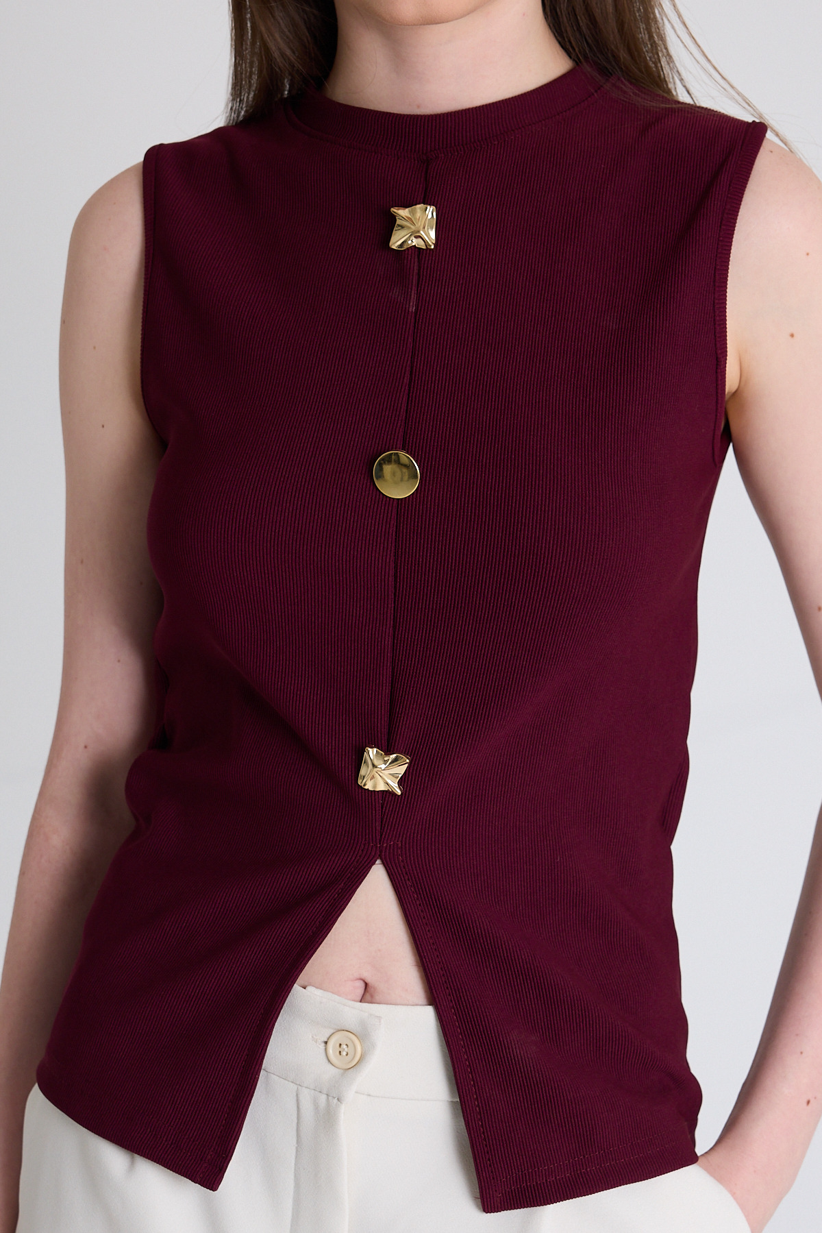 Bordo Gold Düğme Detaylı Kolsuz Bluz 2203 - 4