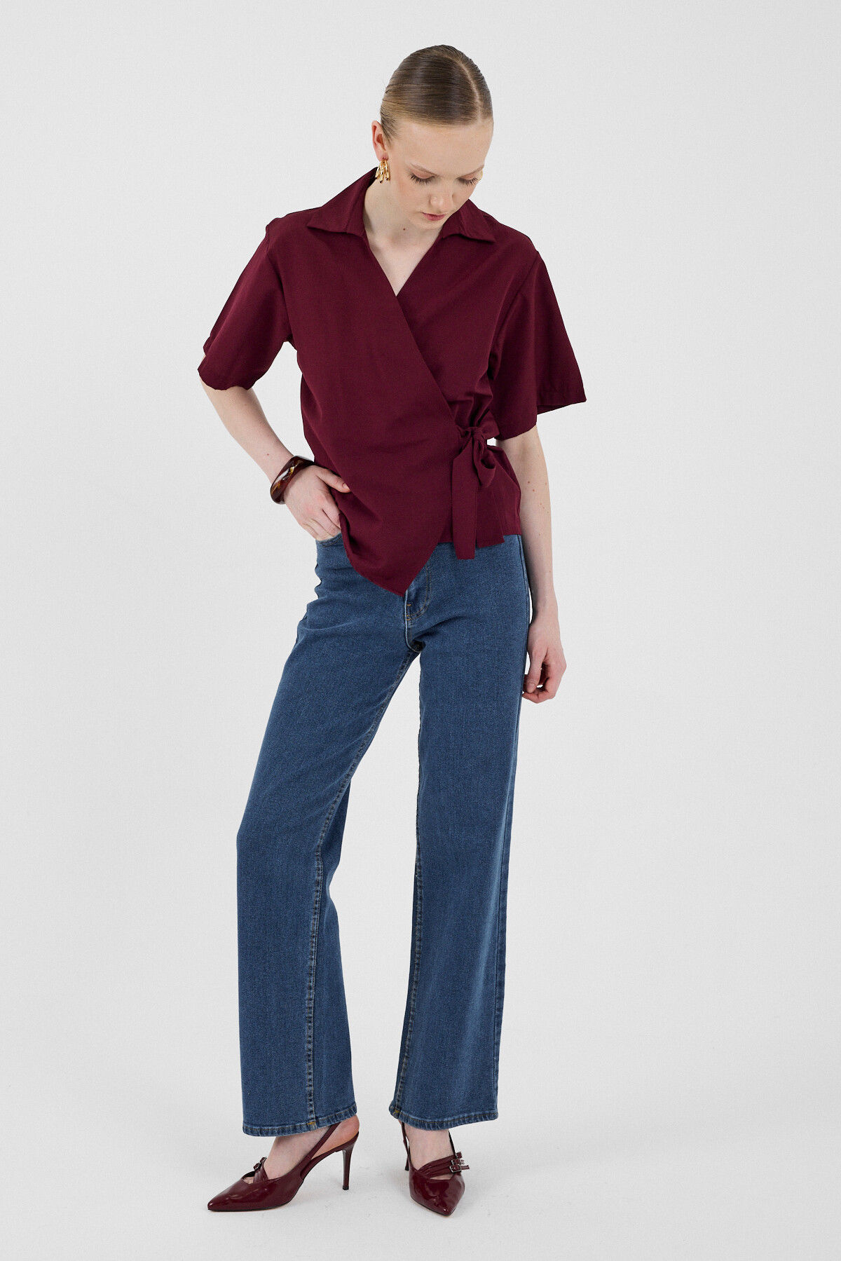 Bordo Kısa Kol Yan Bağlama Detaylı Bluz 8095A - 2