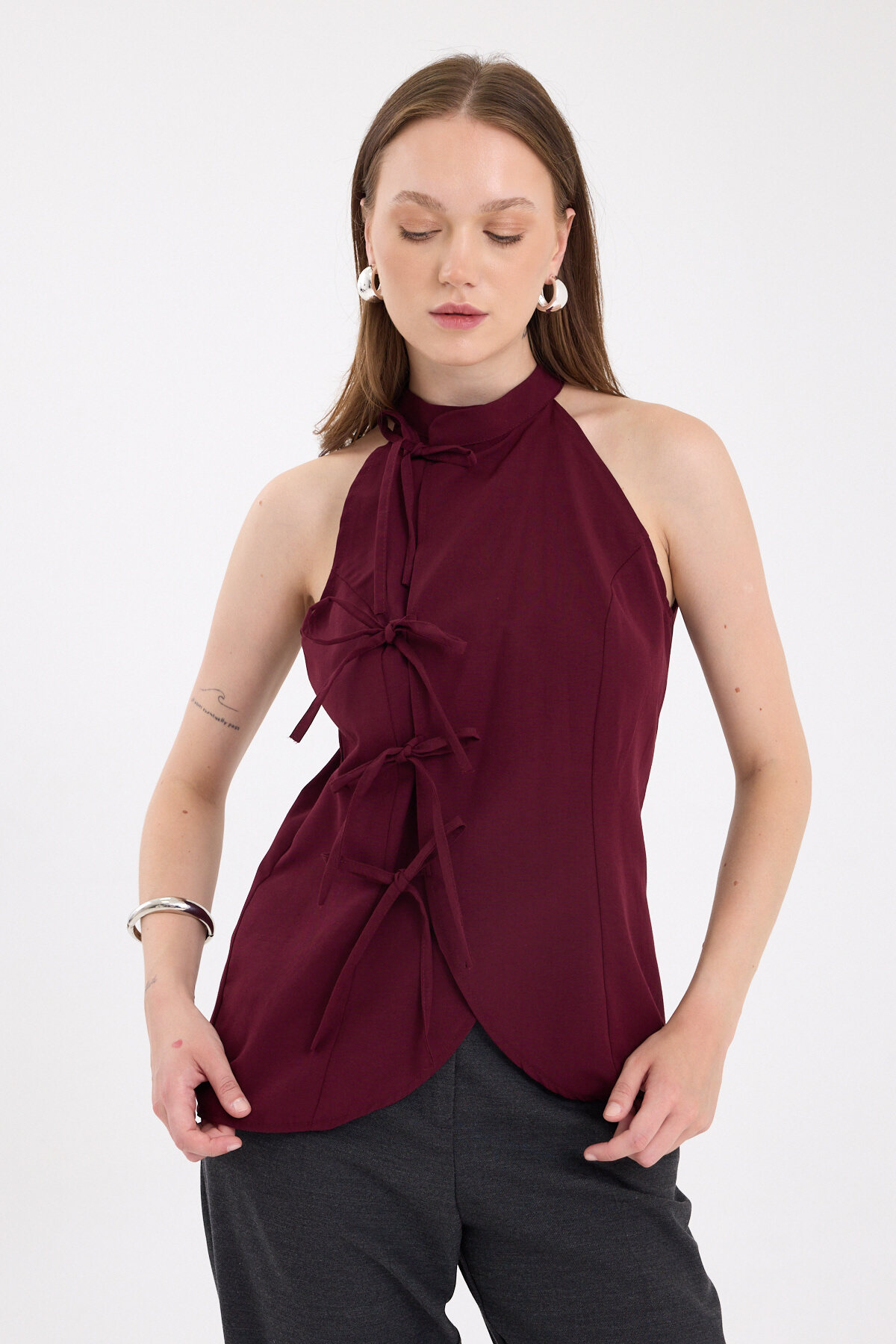 Bordo Ön Bağlama Detaylı Halter Yaka Bluz 8094A - 7