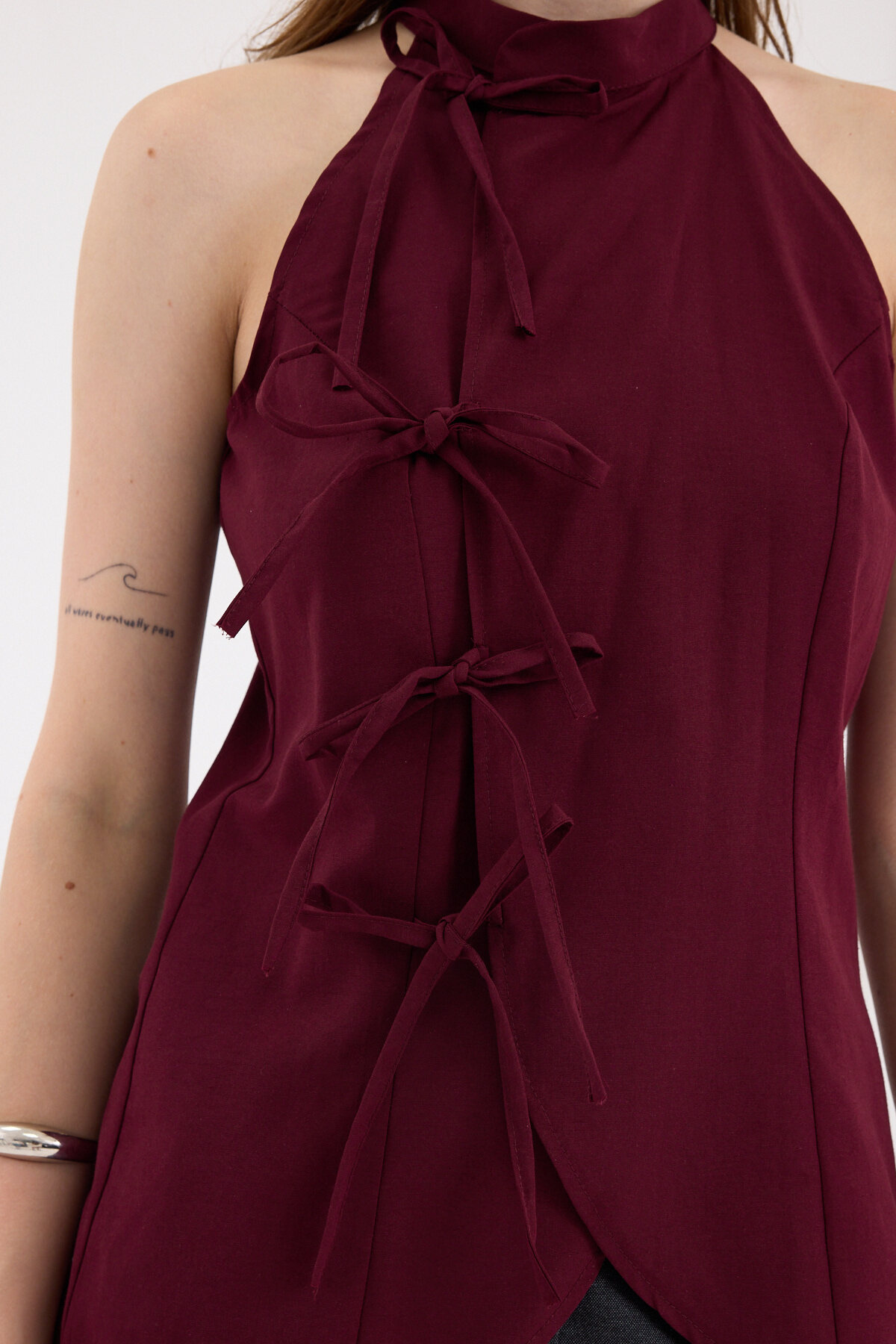 Bordo Ön Bağlama Detaylı Halter Yaka Bluz 8094A - 4