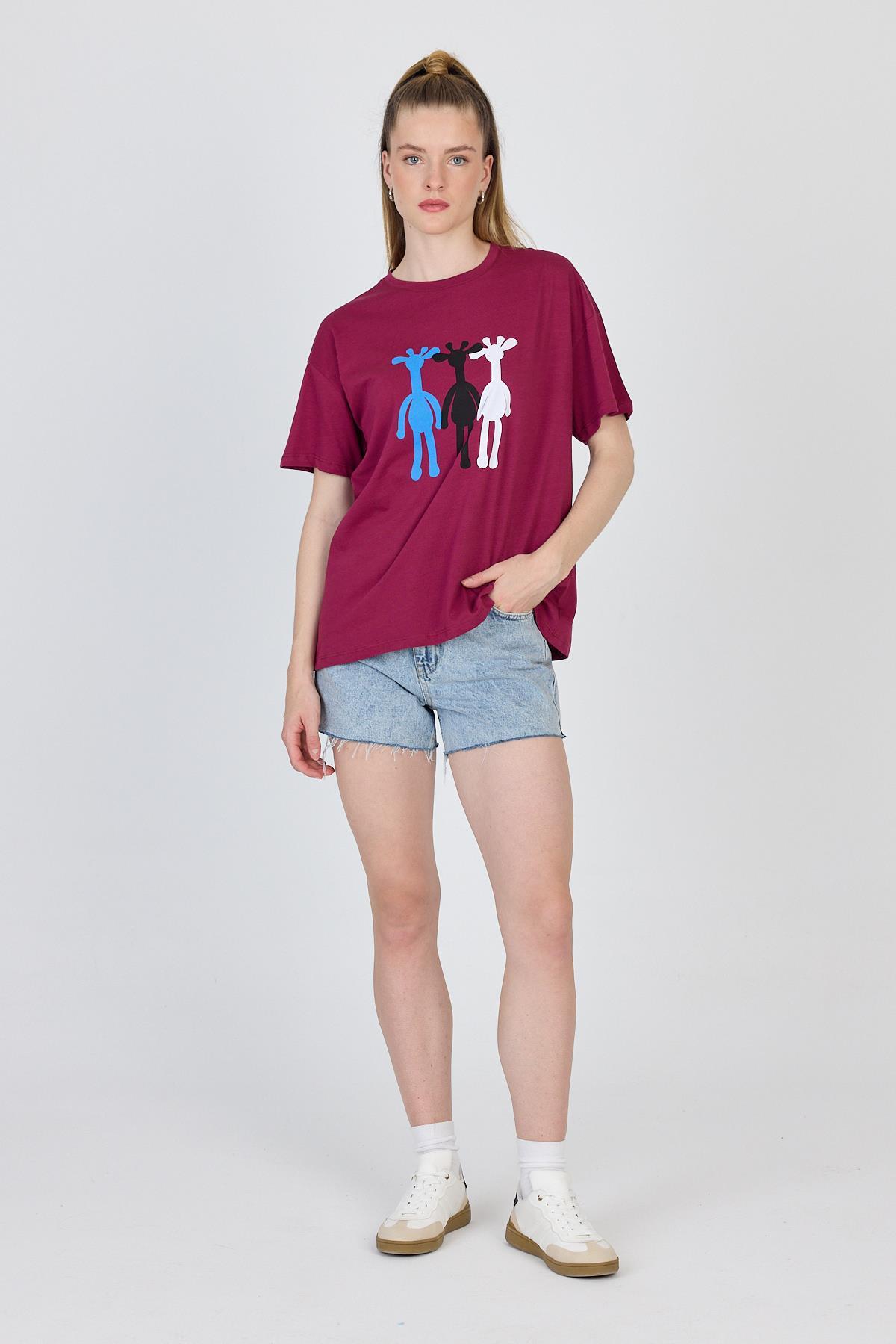 Bordo Oversize Zürafa Baskılı Tişört 2150-12M - 2