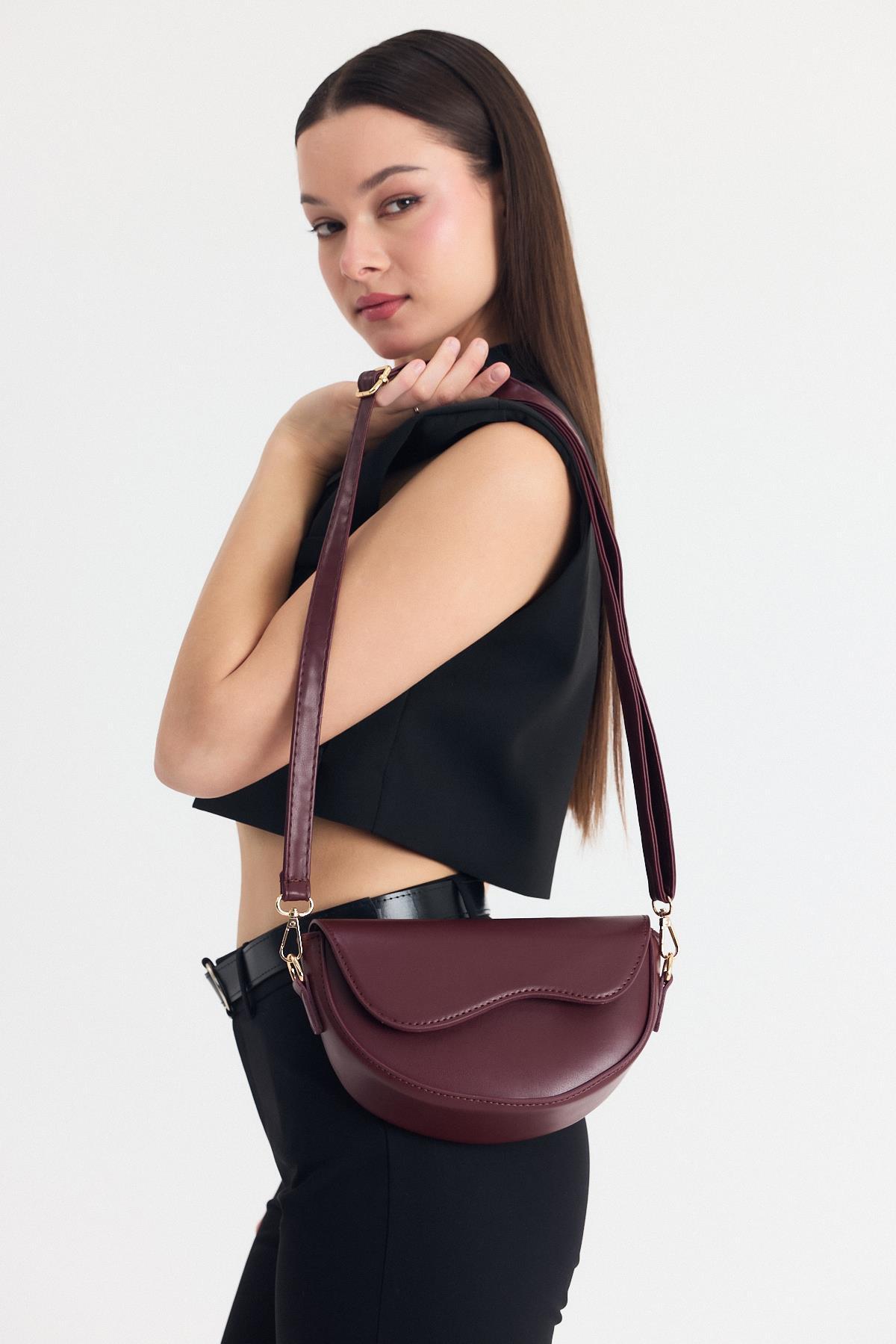 Bordo Simetri Kapak Detaylı Omuz Çantası 3024 