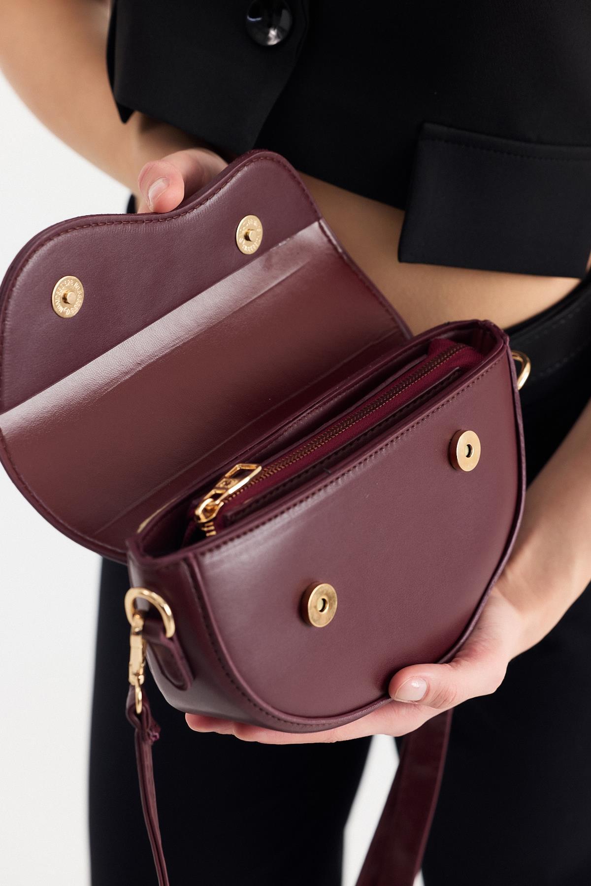 Bordo Simetri Kapak Detaylı Omuz Çantası 3024 - 4