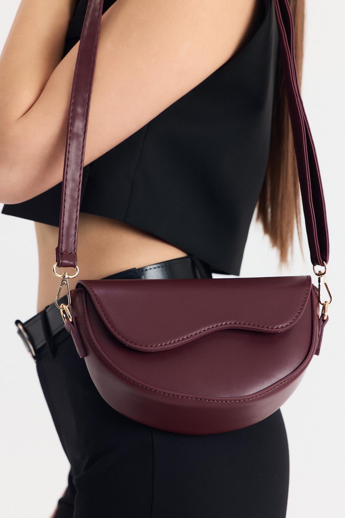 Bordo Simetri Kapak Detaylı Omuz Çantası 3024 - 6
