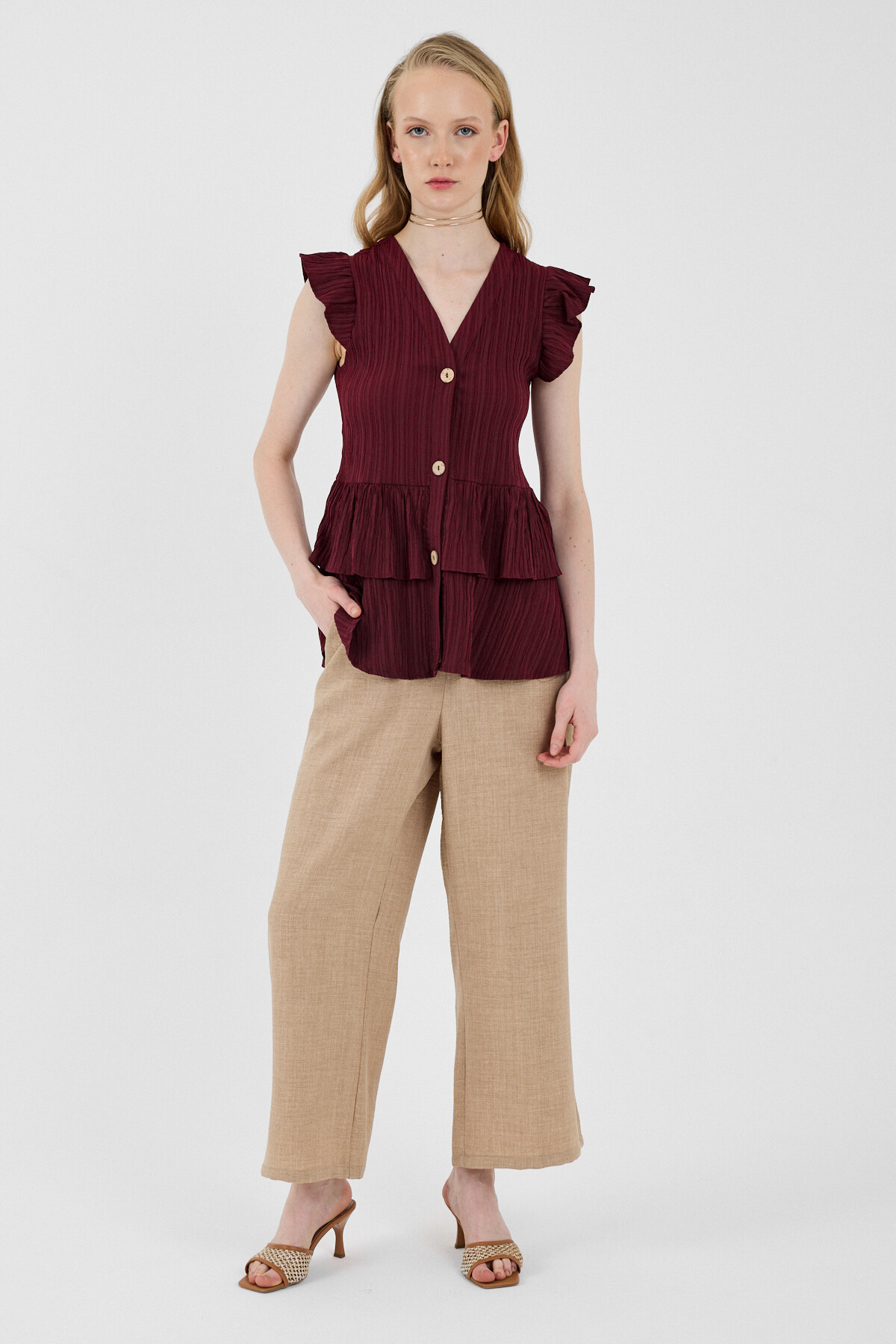 Bordo V Yaka Düğmeli Fırfır Kol Bluz 8052A - 3