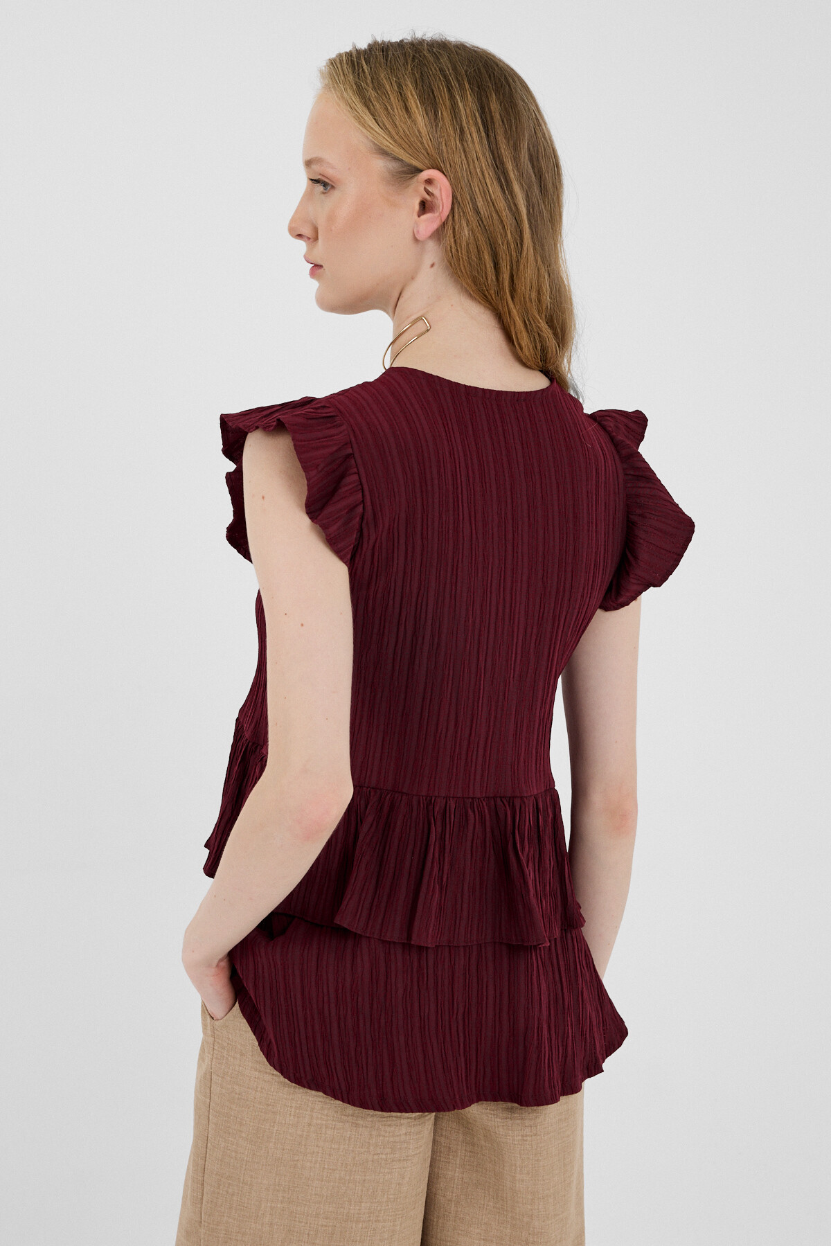 Bordo V Yaka Düğmeli Fırfır Kol Bluz 8052A - 5