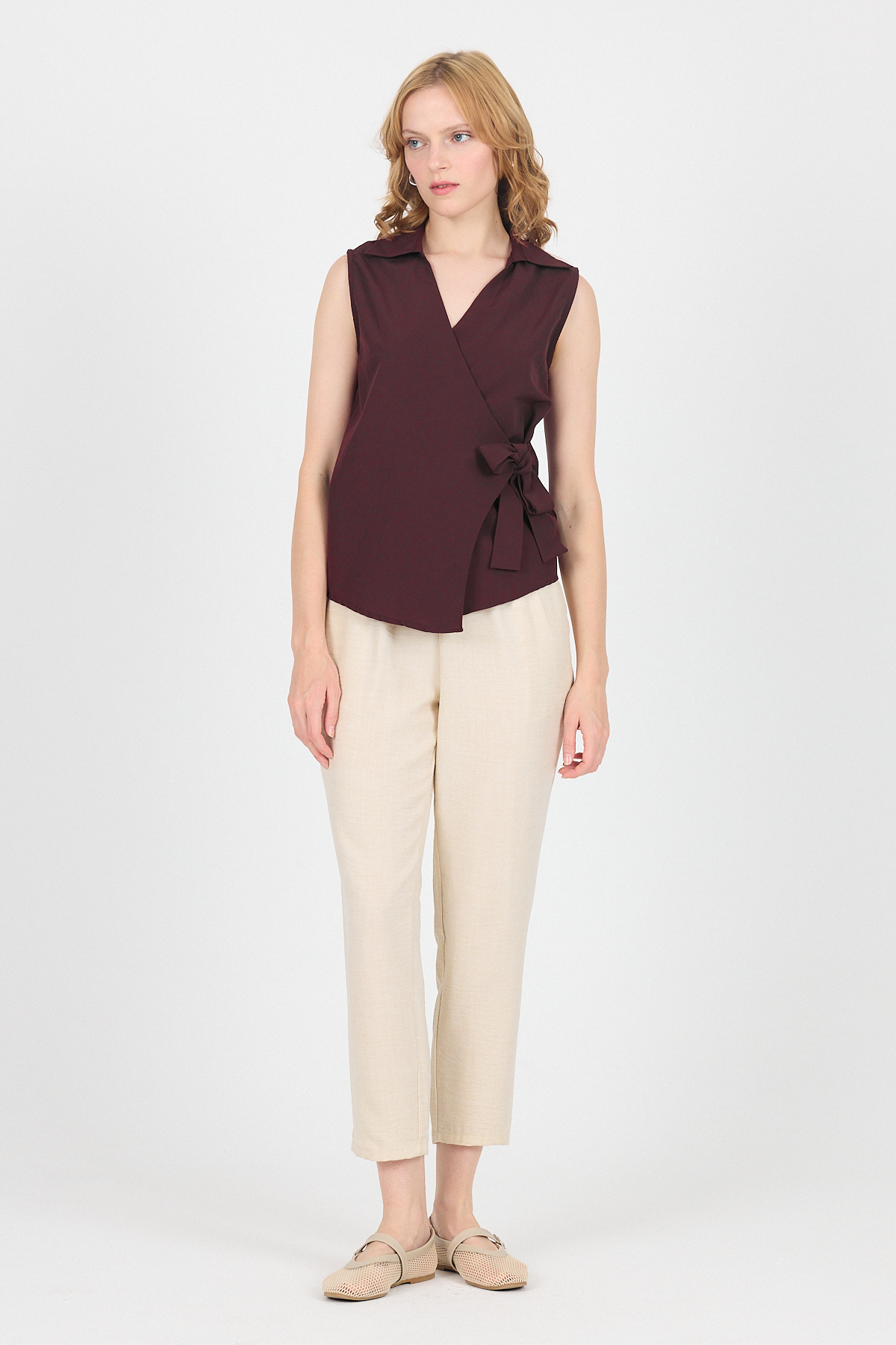 Bordo Yan Bağlama Detaylı Kolsuz Kruvaze Bluz 8047 - RAYS