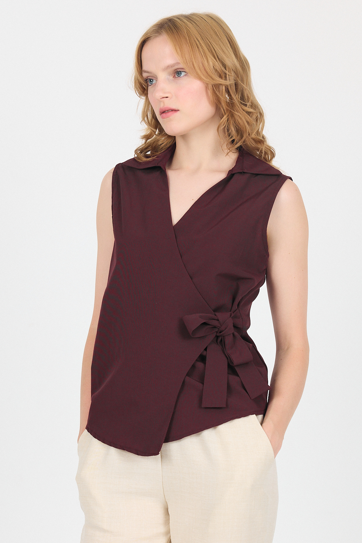 Bordo Yan Bağlama Detaylı Kolsuz Kruvaze Bluz 8047 - 7