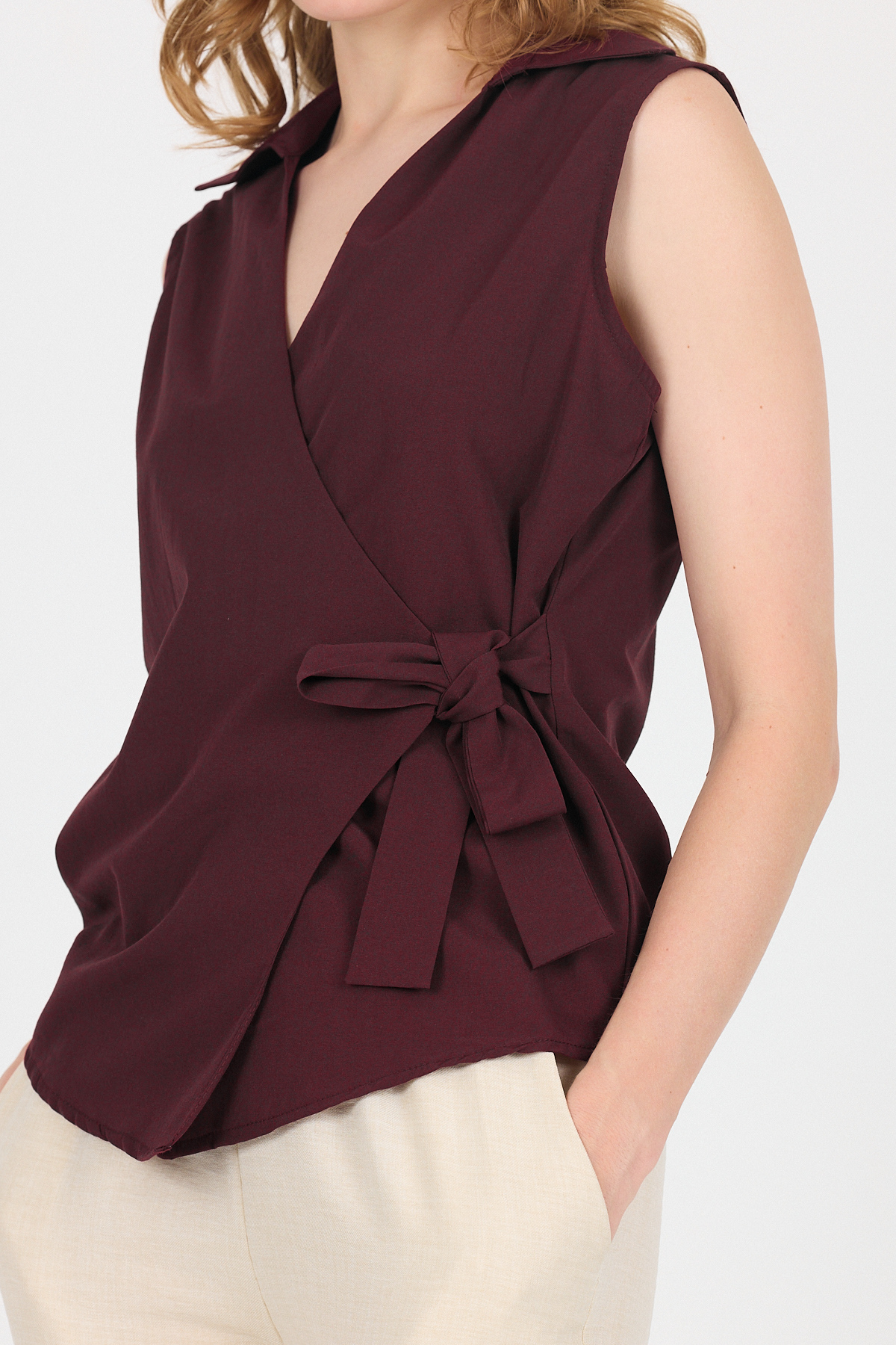 Bordo Yan Bağlama Detaylı Kolsuz Kruvaze Bluz 8047 - 4