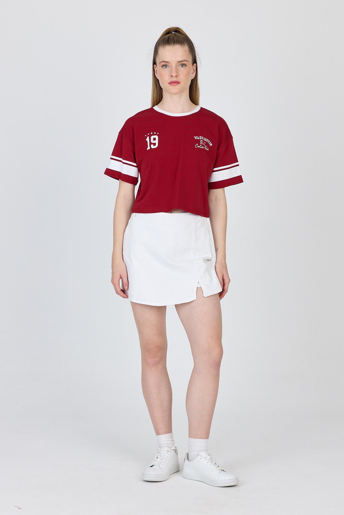Bordo Yazı Baskılı Crop Tişört 6584 - 2
