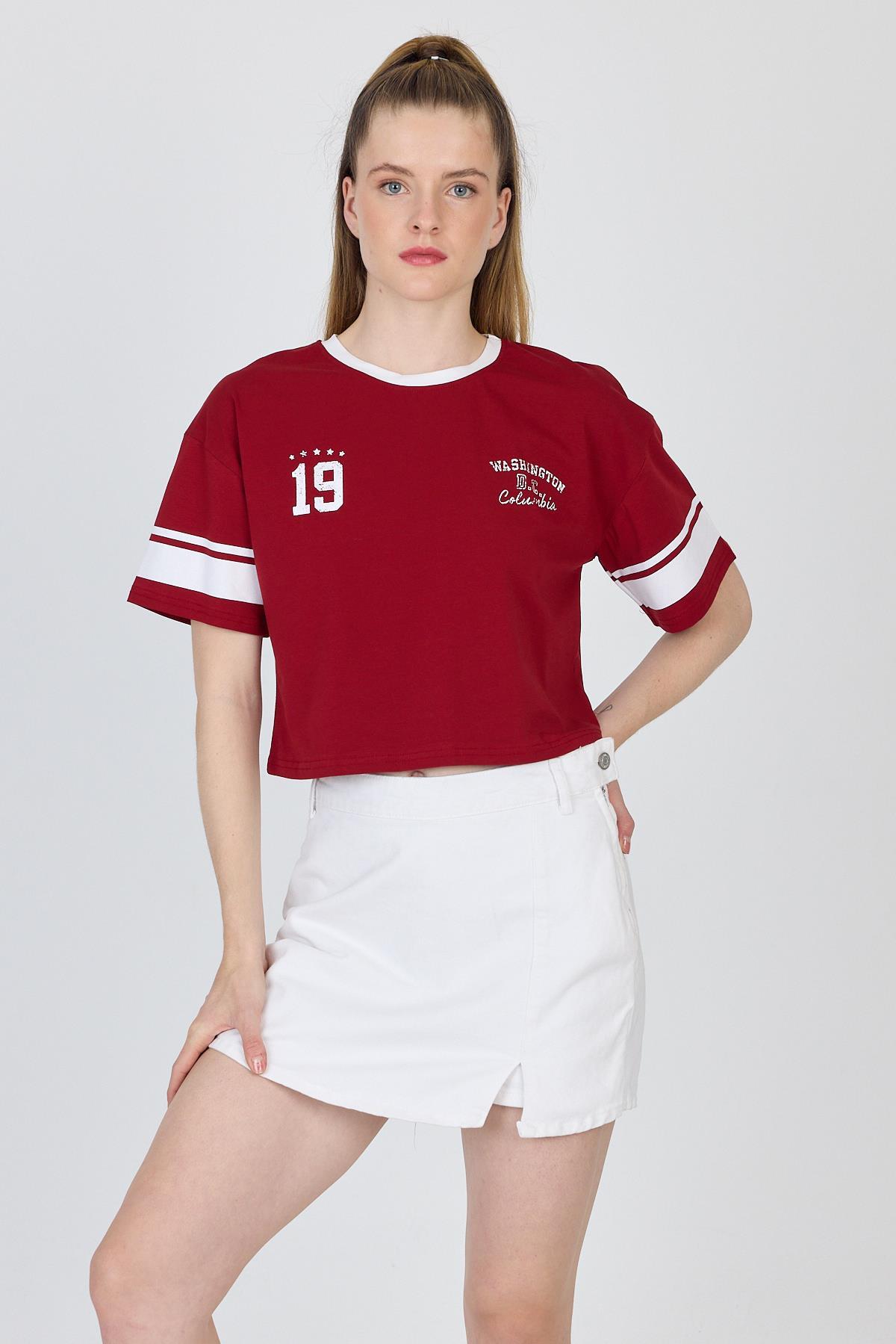 Bordo Yazı Baskılı Crop Tişört 6584 - 1