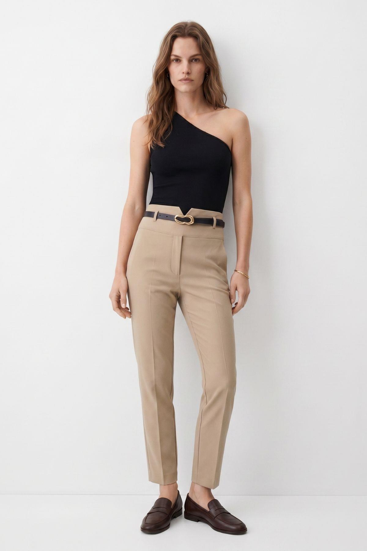 Bel V Kesim Kemerli Pantolon 8404A Camel - RAYS