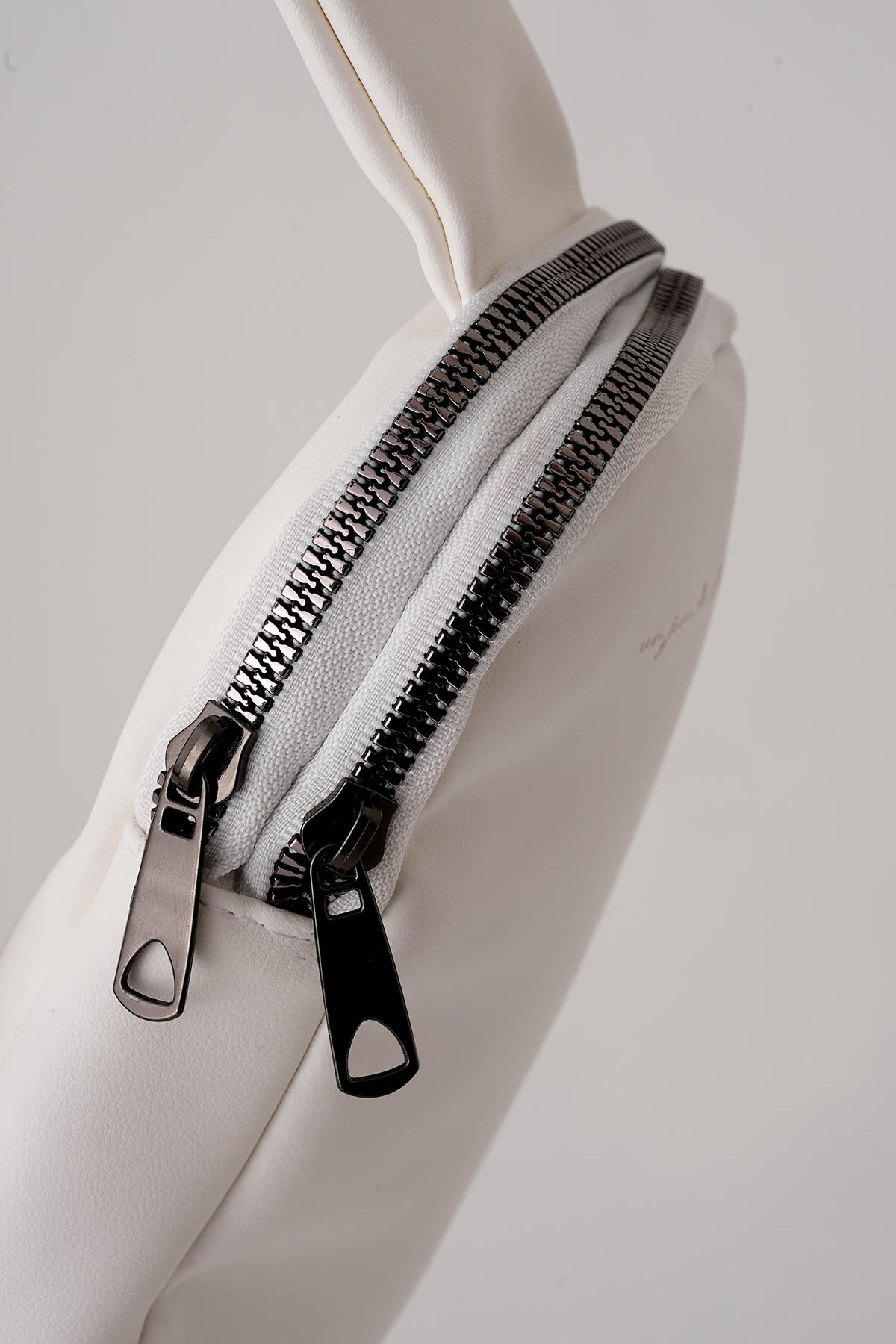 Çapraz Sırt Çantası - 9085 Beyaz - 4