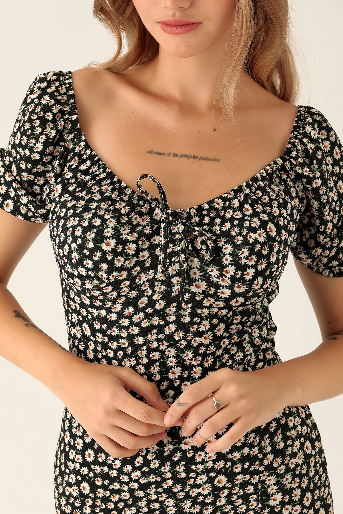 Çiçek Detay Yırtmaçlı Elbise - 10469 Siyah - 6