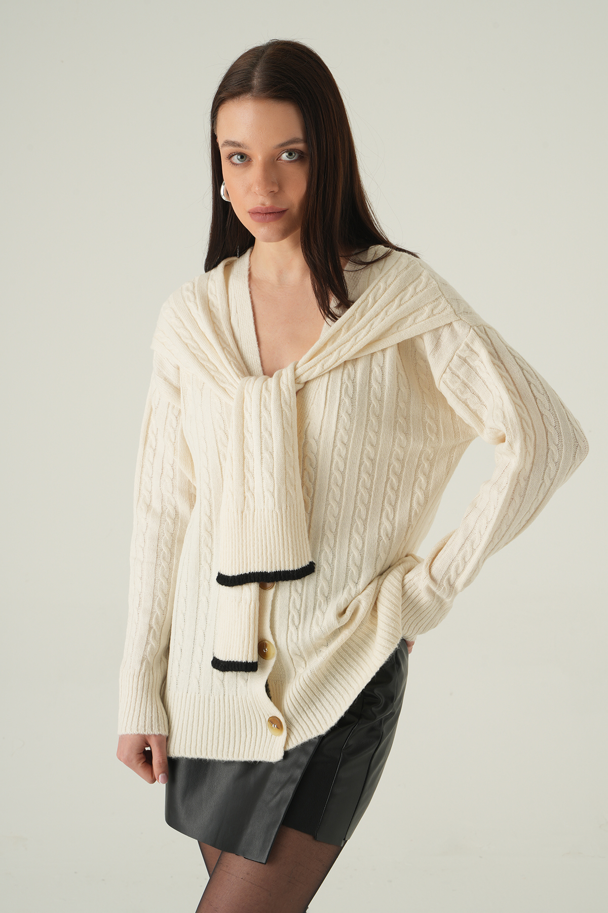 Düğmeli Örgülü Hırka Ekru 2470 - 6