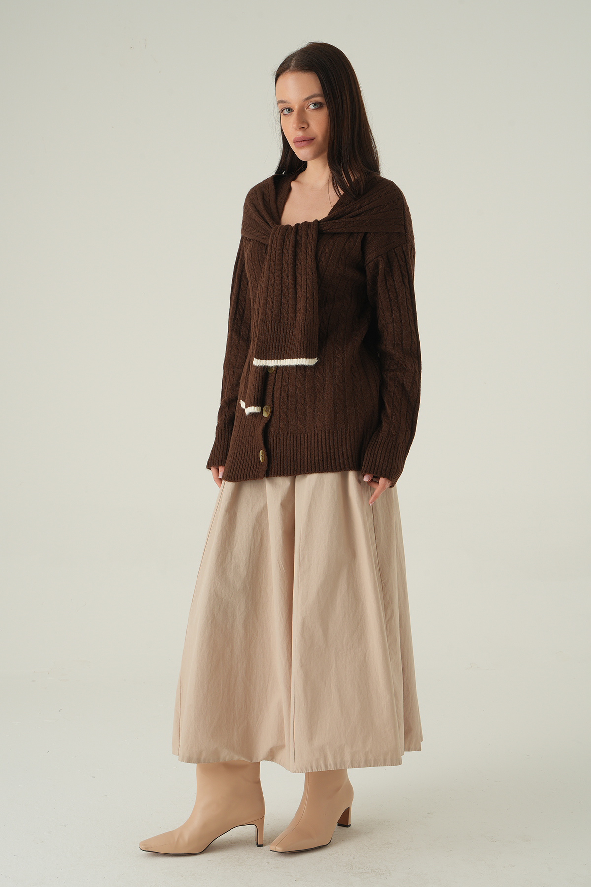 Düğmeli Örgülü Hırka Kahve 2470 - RAYS