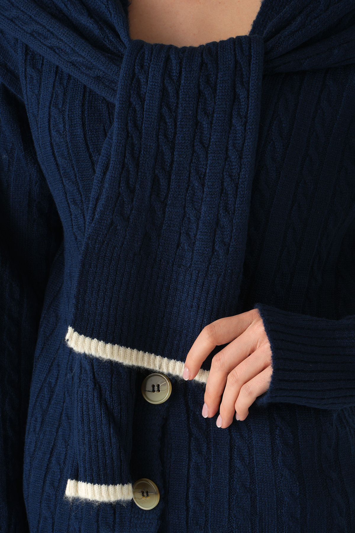 Düğmeli Örgülü Hırka Laci 2470 - 4