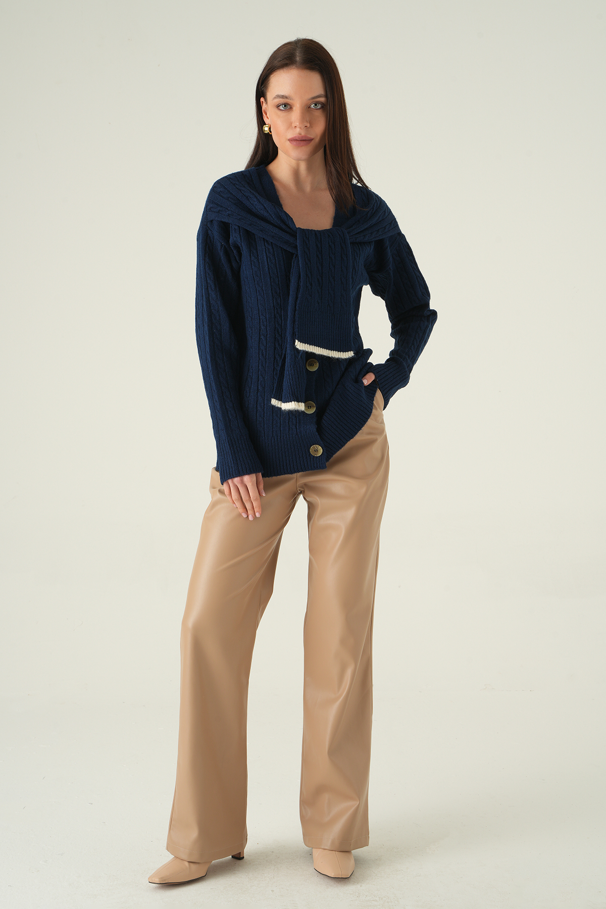 Düğmeli Örgülü Hırka Laci 2470 - RAYS