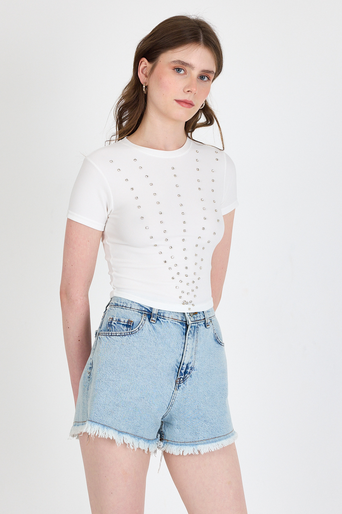 Ekru Bisiklet Yaka Taş İşleme Detaylı Slim Fit Crop Tişört 1149 