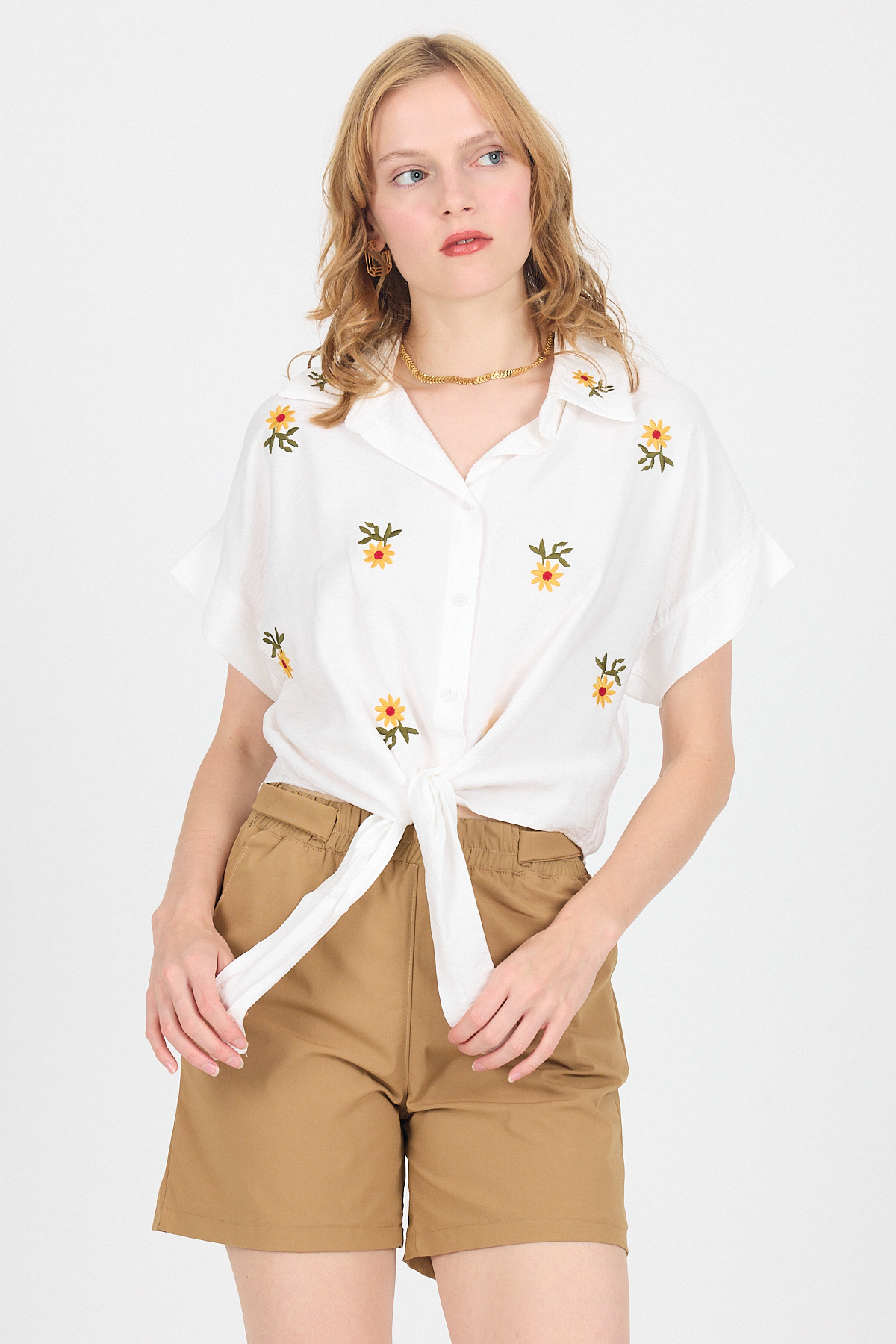 Ekru Çiçek Nakışlı Ön Bağlamalı Gömlek Bluz 6949 - RAYS