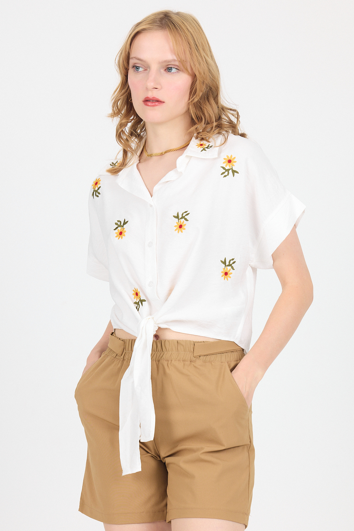 Ekru Çiçek Nakışlı Ön Bağlamalı Gömlek Bluz 6949 - 6