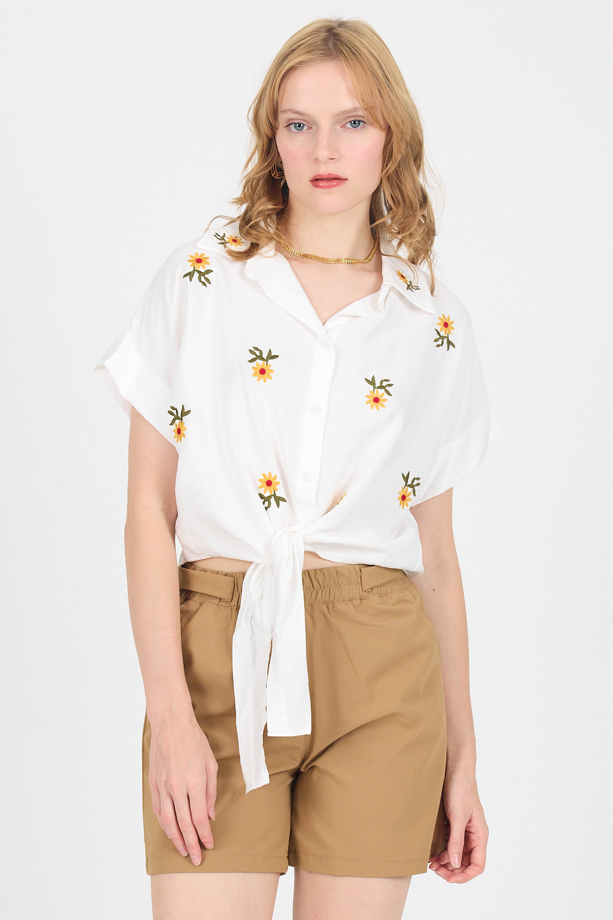 Ekru Çiçek Nakışlı Ön Bağlamalı Gömlek Bluz 6949 - 7