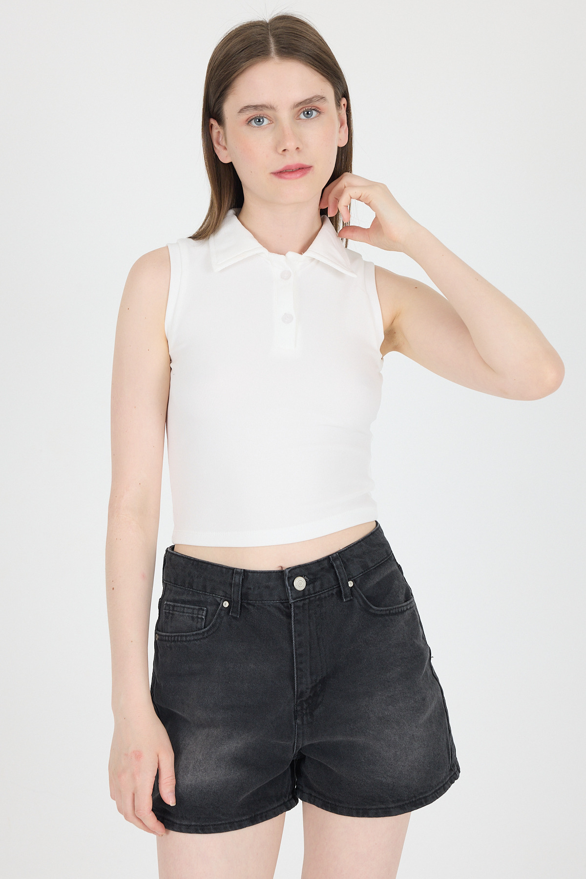 Ekru Düğmeli Polo Yaka Sıfır Kol Örme Bluz 2219 