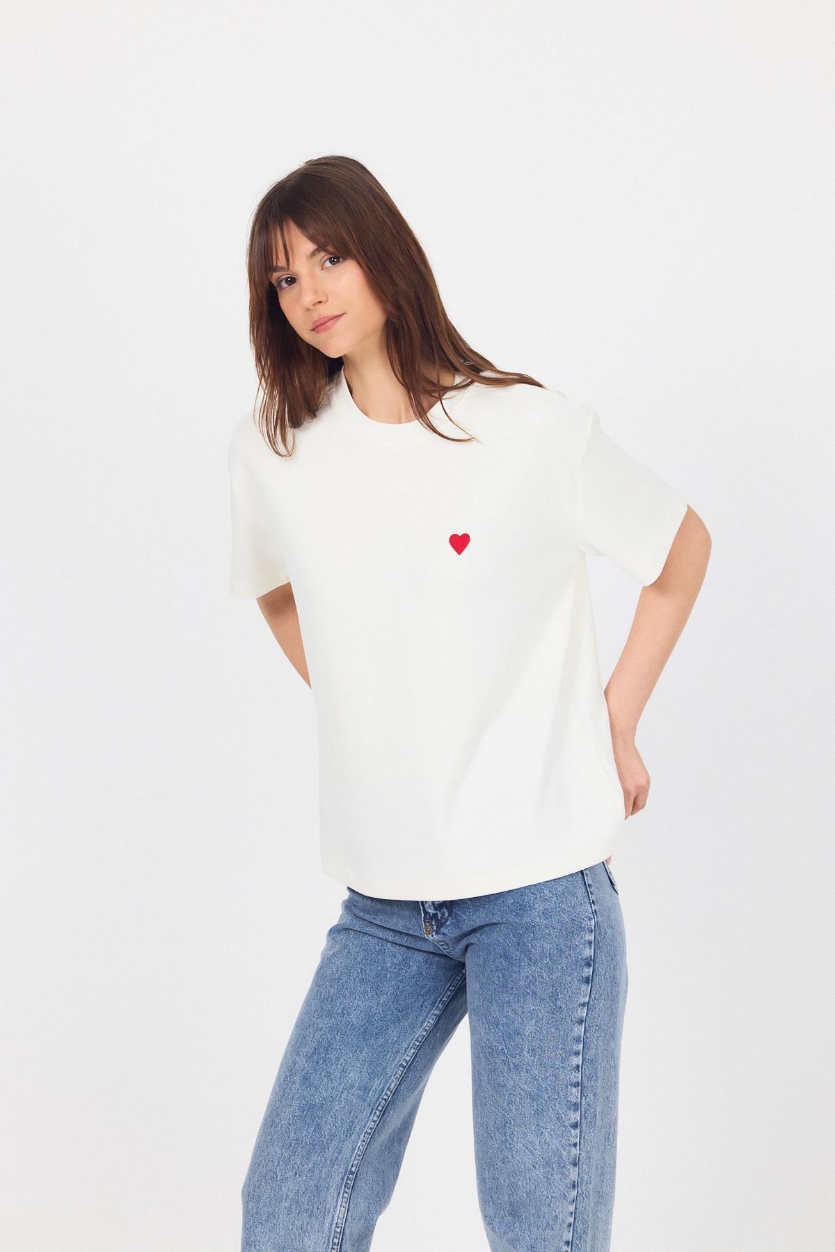 Ekru Kalp Nakışlı Premium Kumaş Tişört 6218 - 7