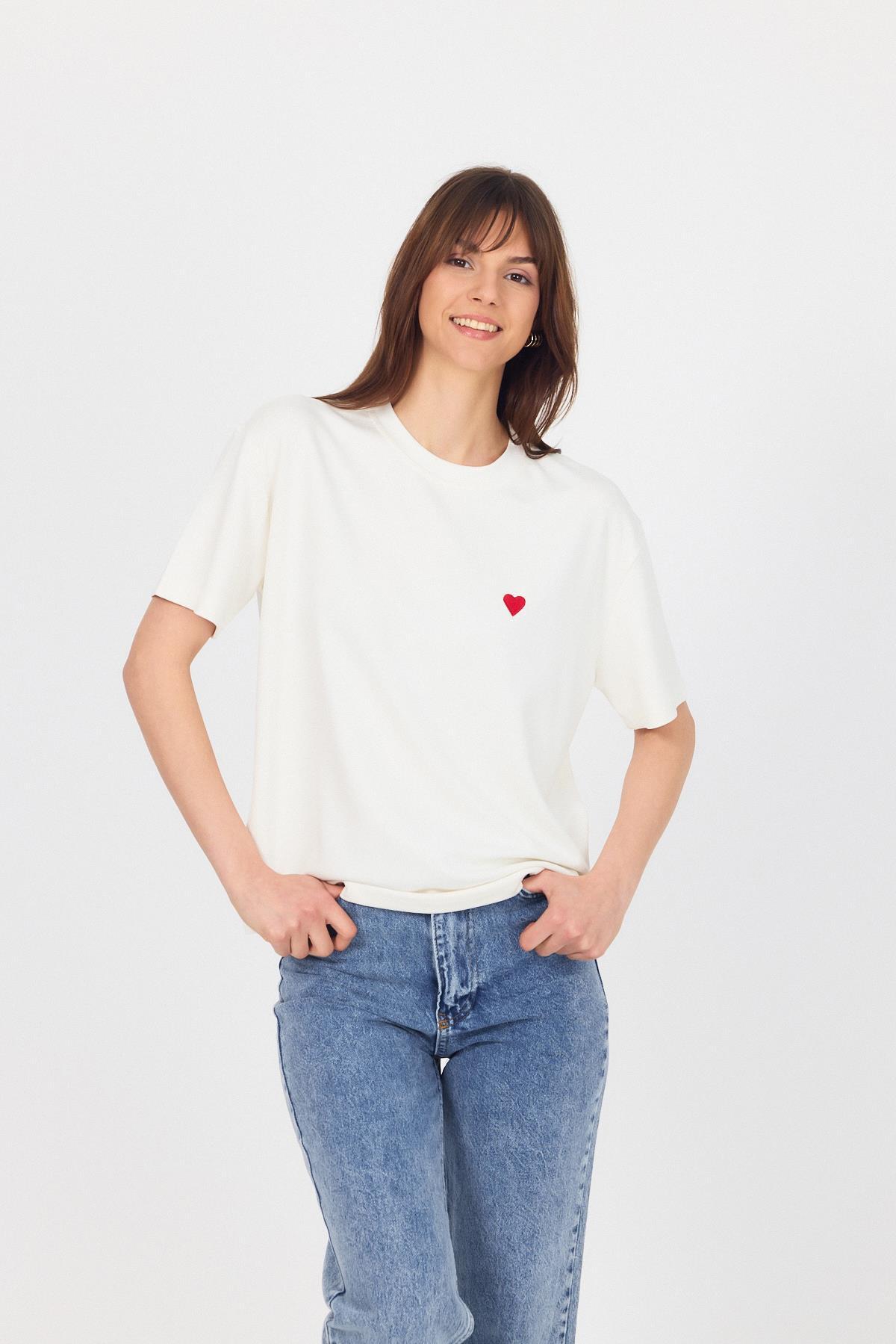 Ekru Kalp Nakışlı Premium Kumaş Tişört 6218 - 8