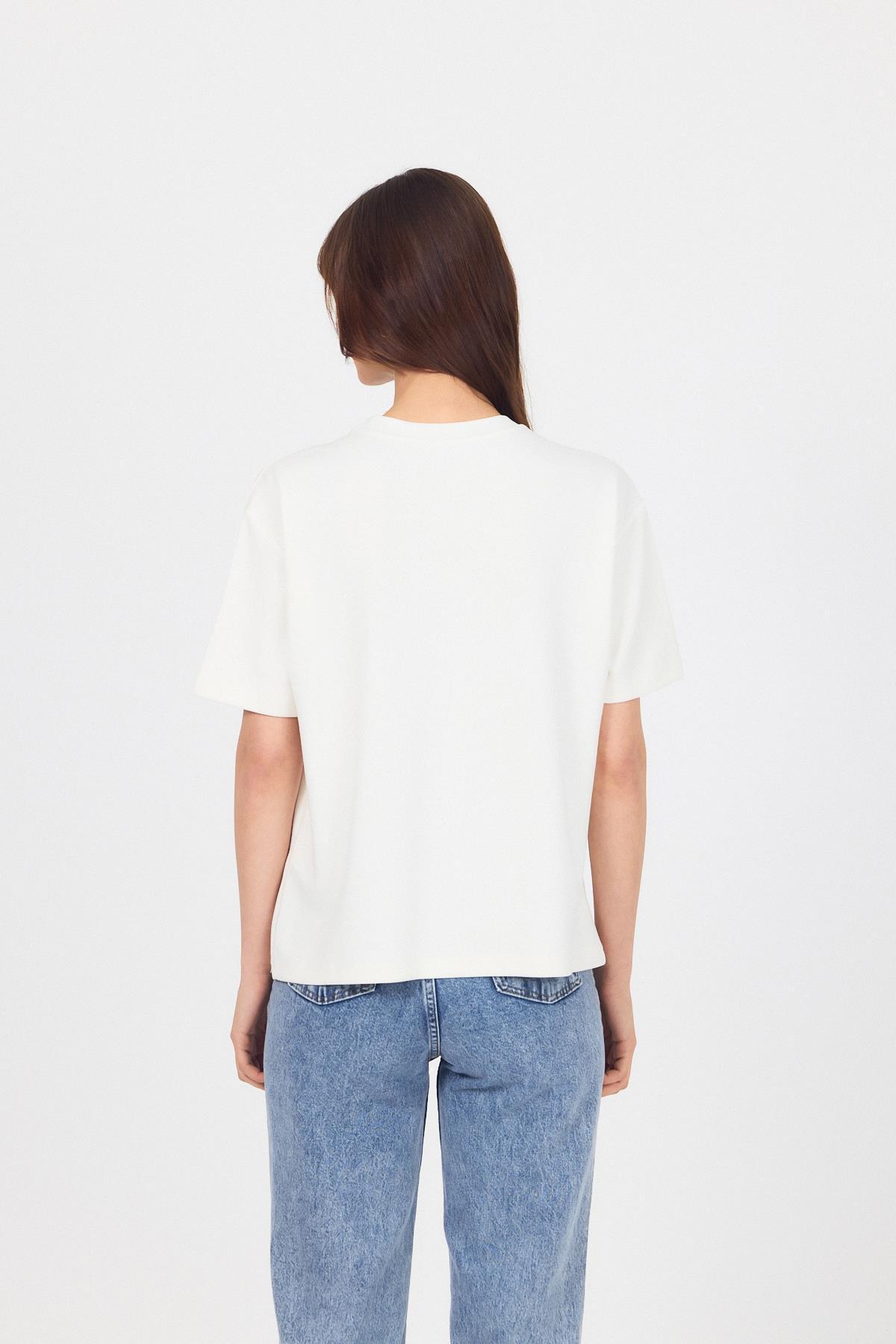 Ekru Kalp Nakışlı Premium Kumaş Tişört 6218 - 5