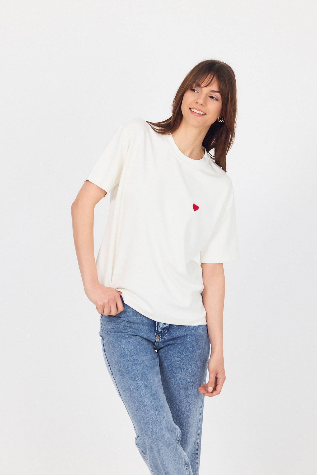 Ekru Kalp Nakışlı Premium Kumaş Tişört 6218 - 2