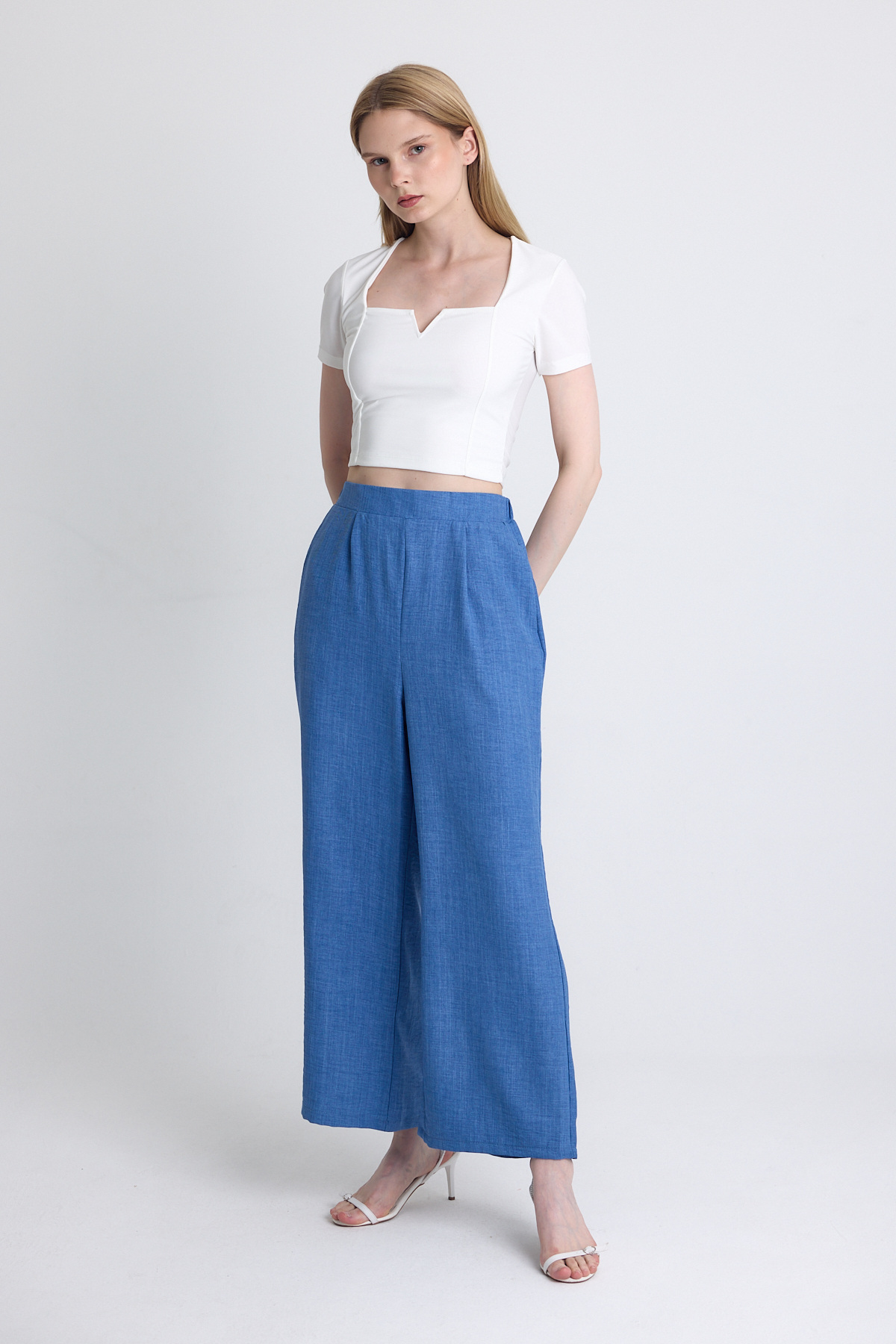 Ekru Kare Yaka V Kesim Detaylı Crop Bluz 10432 - 3