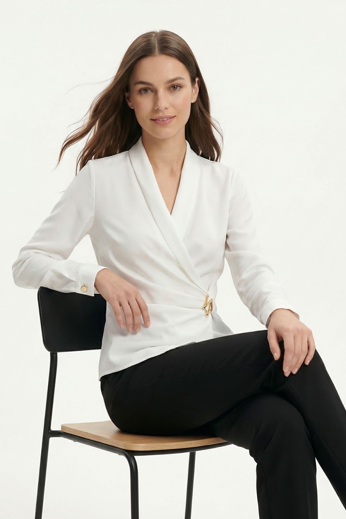 Ekru Kuruvaze Yaka Aksesuarlı Bluz 251270 - RAYS