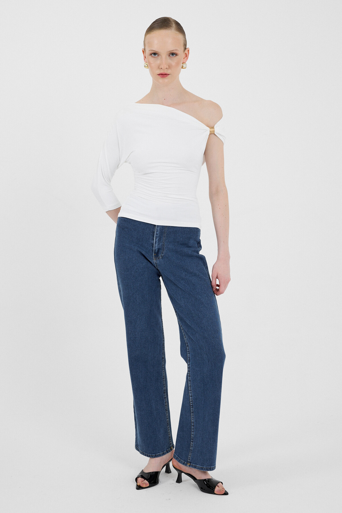 Ekru Omuz Aksesuar Detaylı Yarım Kol Bluz 2490 - 6