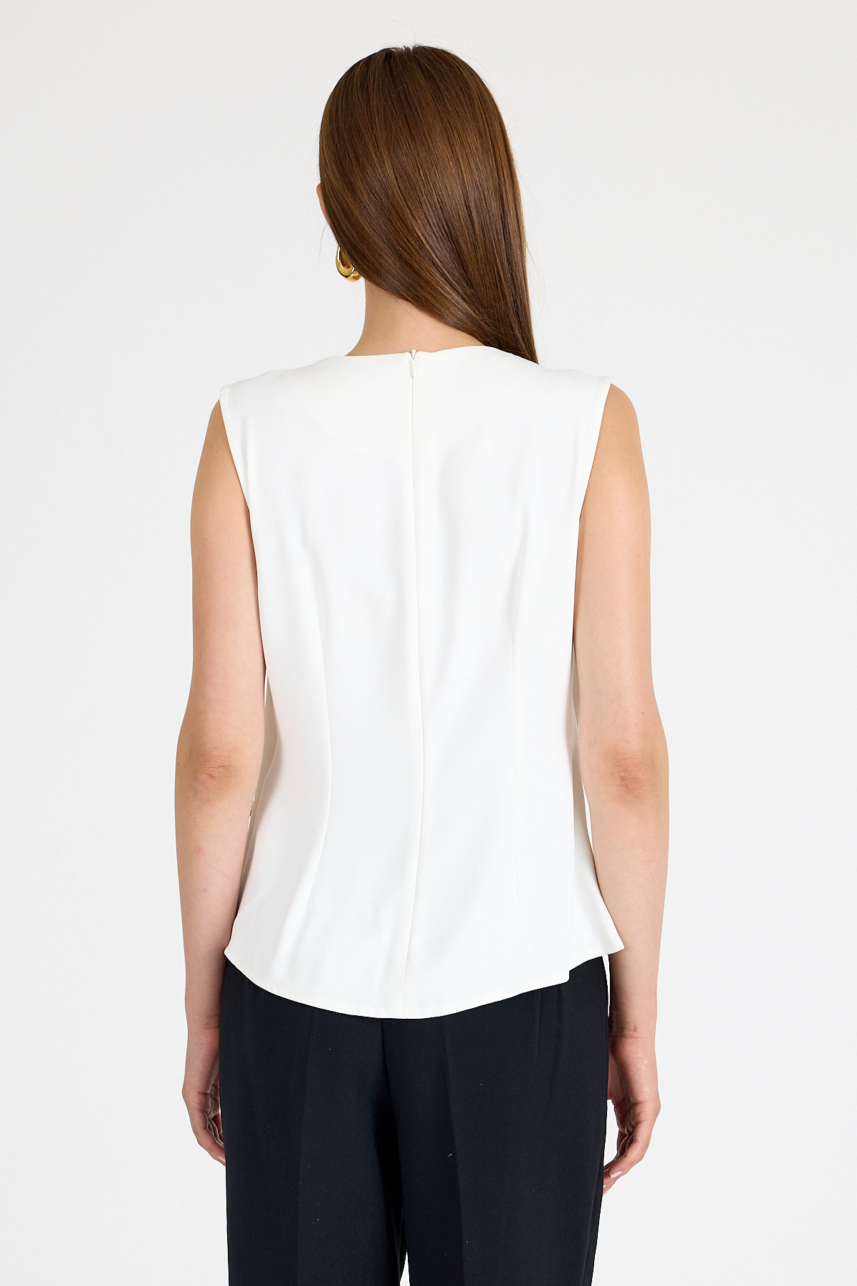 Ekru Omuz Pileli Gold Aksesuar Detaylı Kolsuz Bluz 251180 - 5