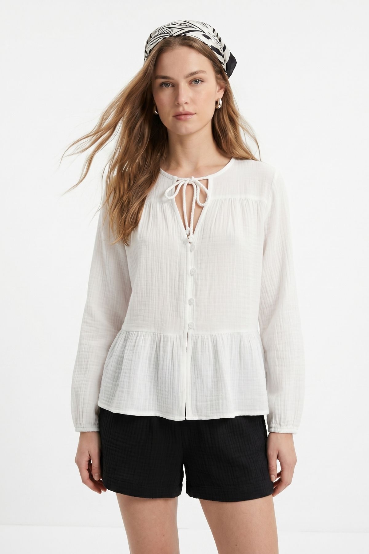 Ekru Ön Bağlama Detaylı Düğmeli Bluz 4531A - RAYS