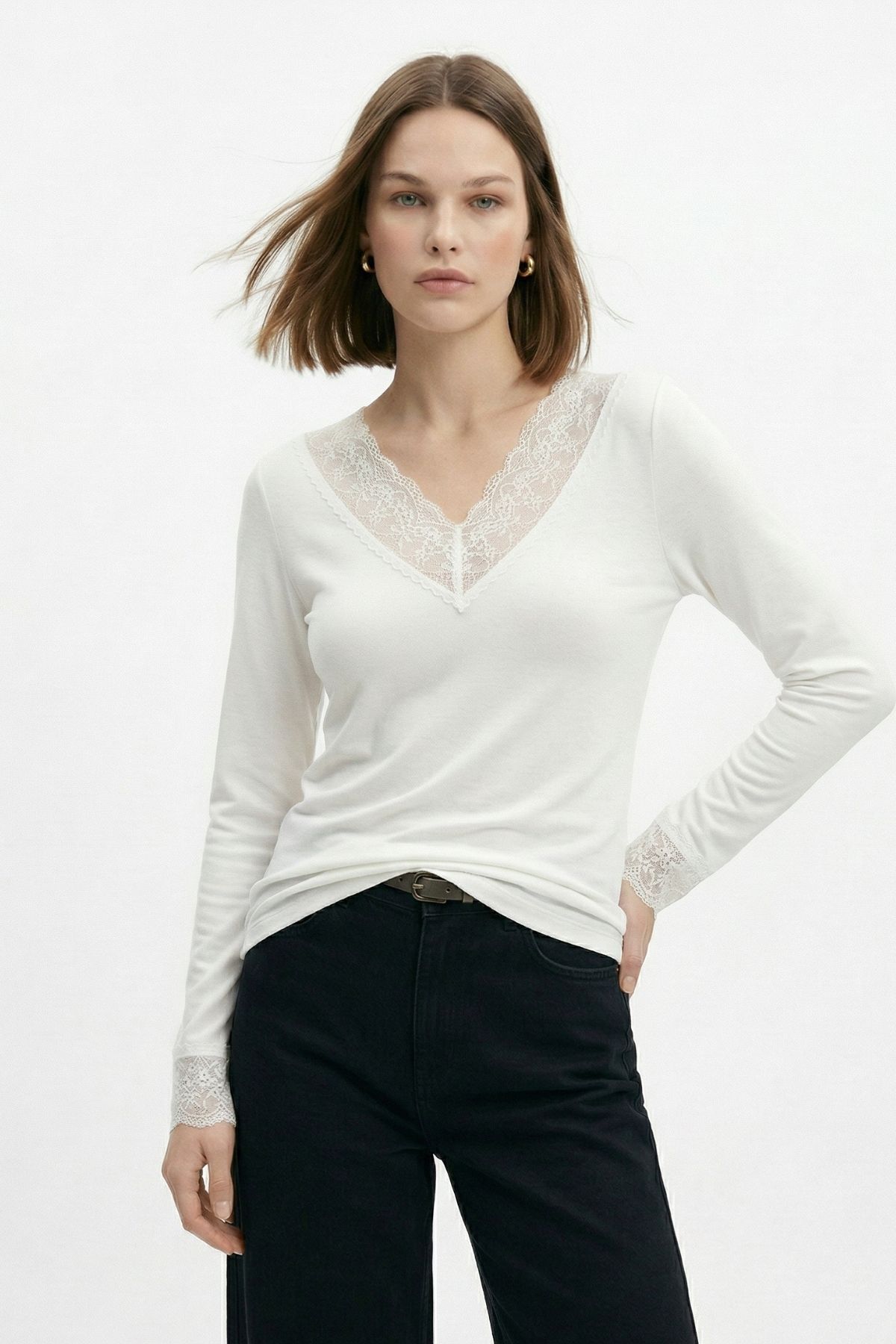 Ekru V Yaka Dantelli Uzun Kollu Bluz 0423 - 2
