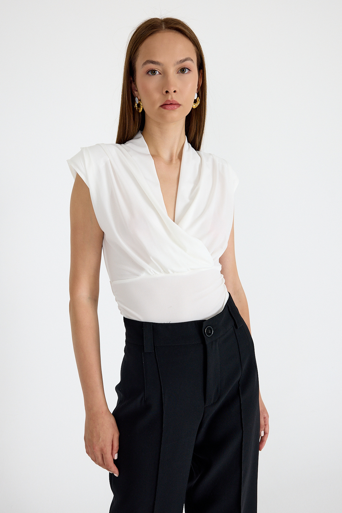 Ekru Vatkalı Kruvaze Yaka Drapeli Bluz 2487 - 1