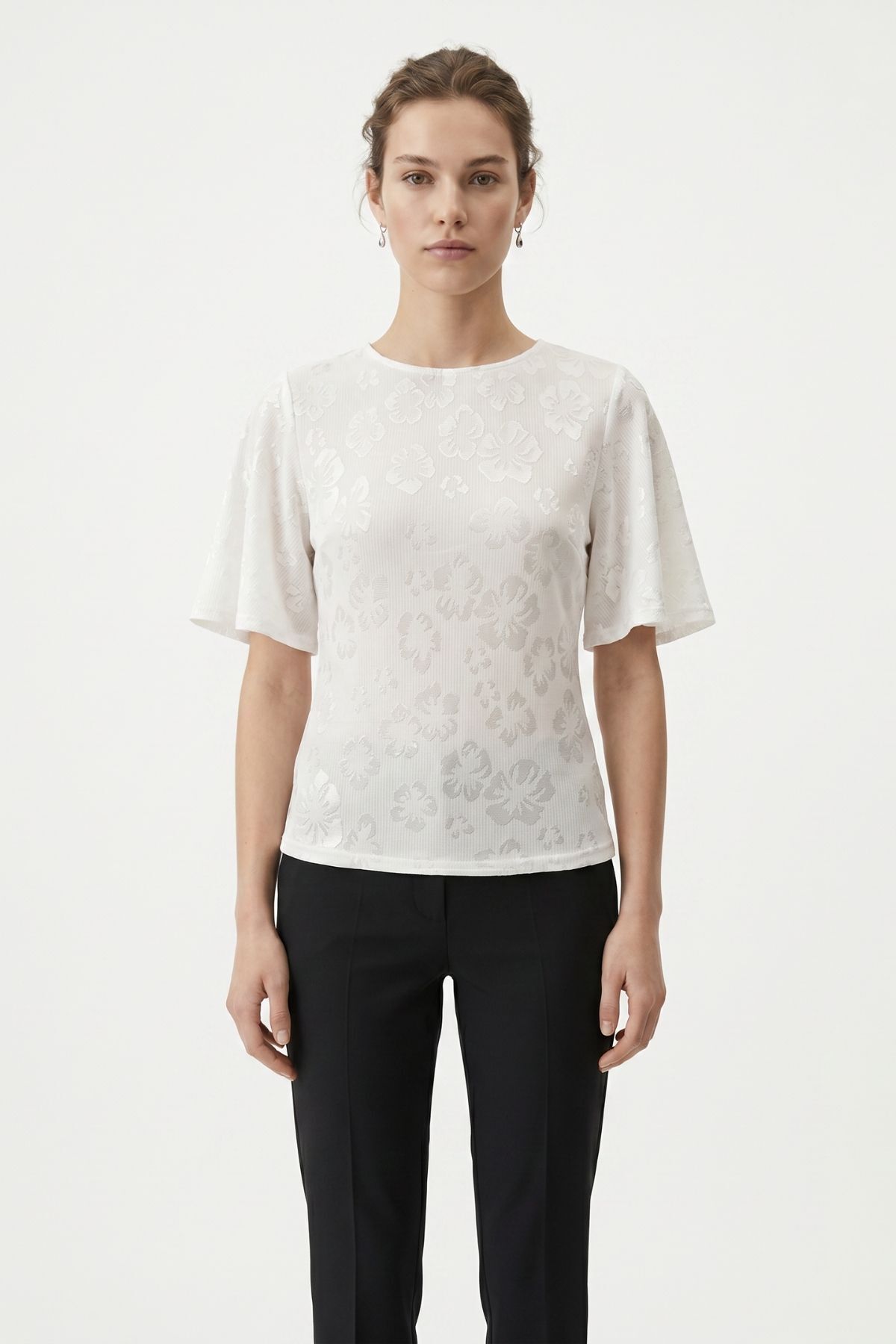 Ekru Volan Kollu Sırt Bağlamalı Jakarlı Bluz 261151 - RAYS (1)