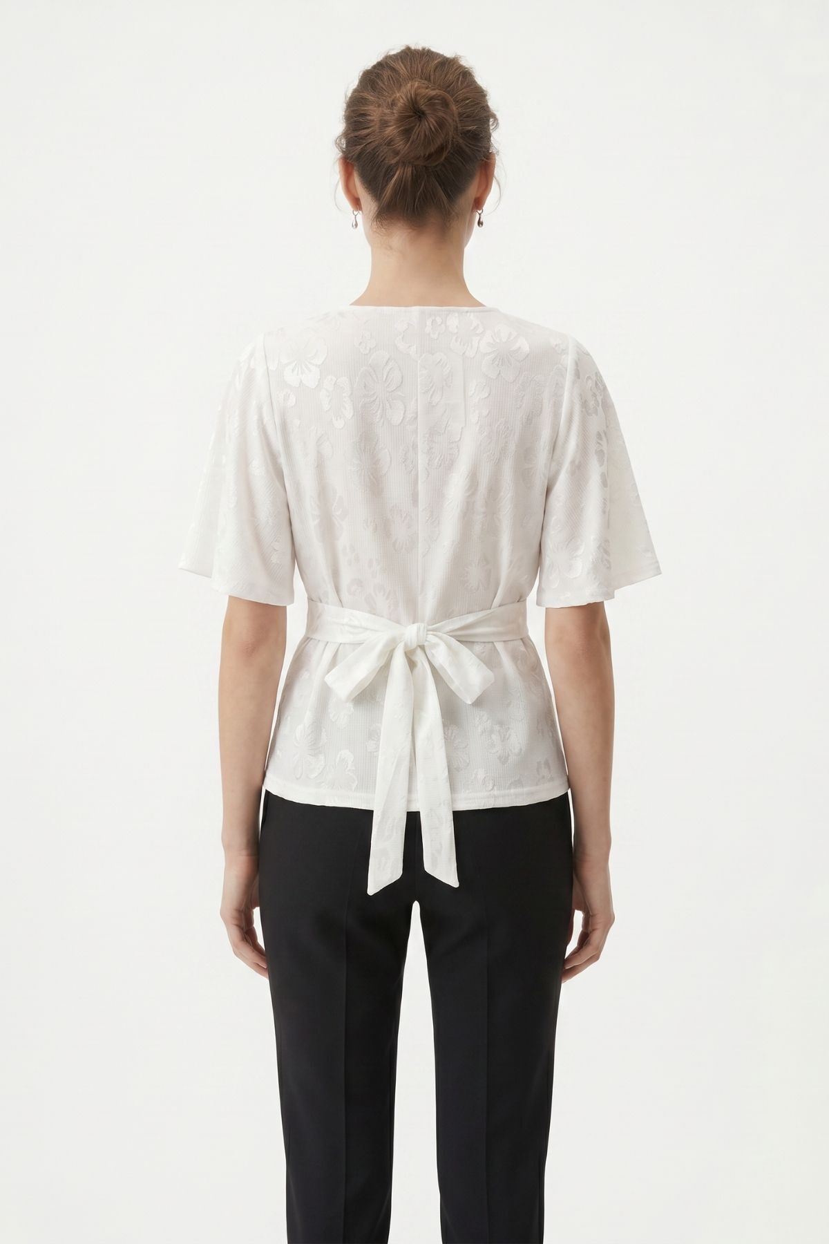 Ekru Volan Kollu Sırt Bağlamalı Jakarlı Bluz 261151 - 3