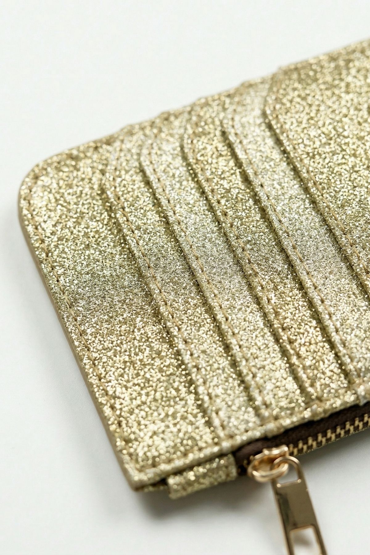 Gold Simli Fermuar Detaylı Dikey Kartlık 234 - RAYS