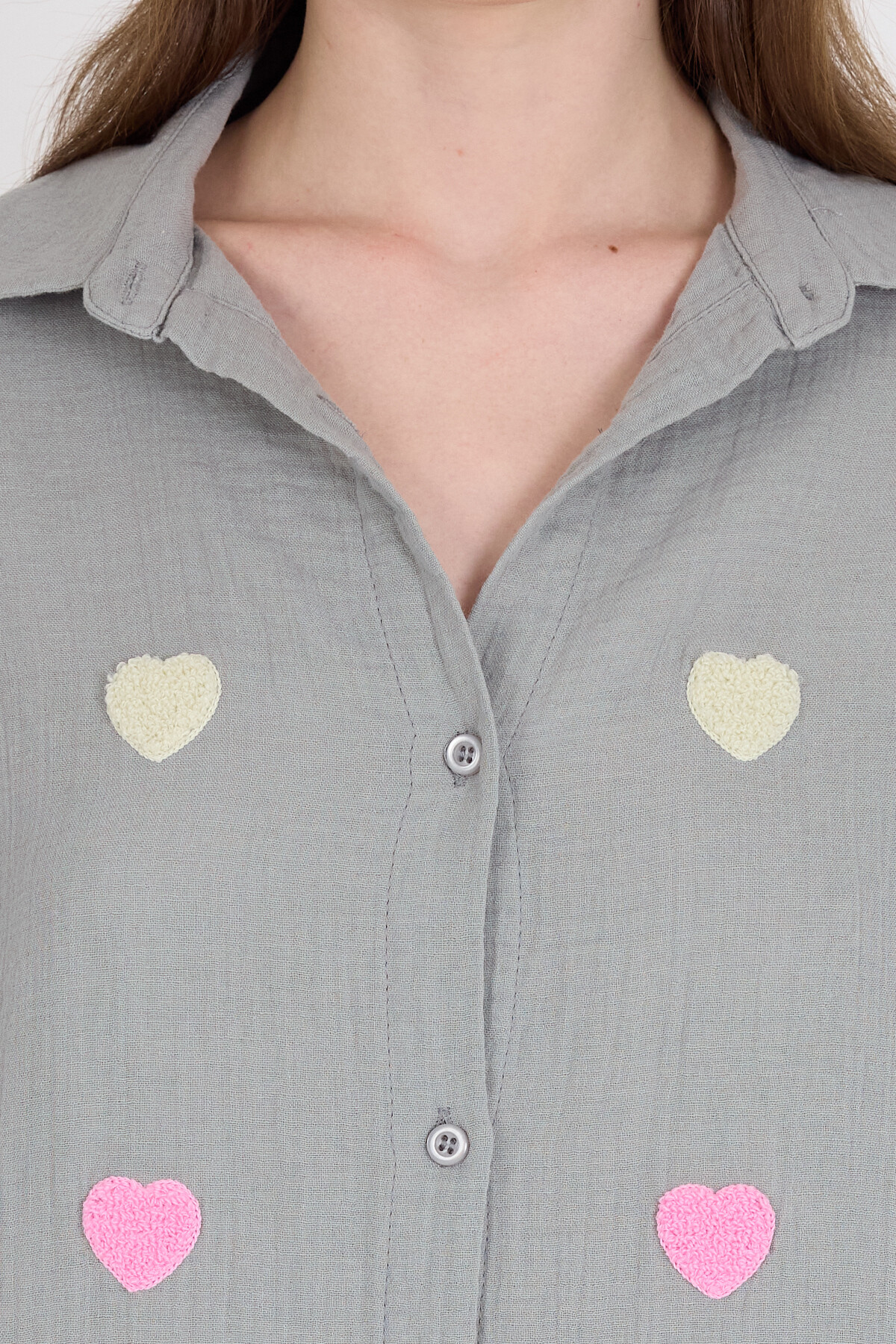 Gri %100 Pamuk Kalp Nakışlı Gömlek 4797A - 4