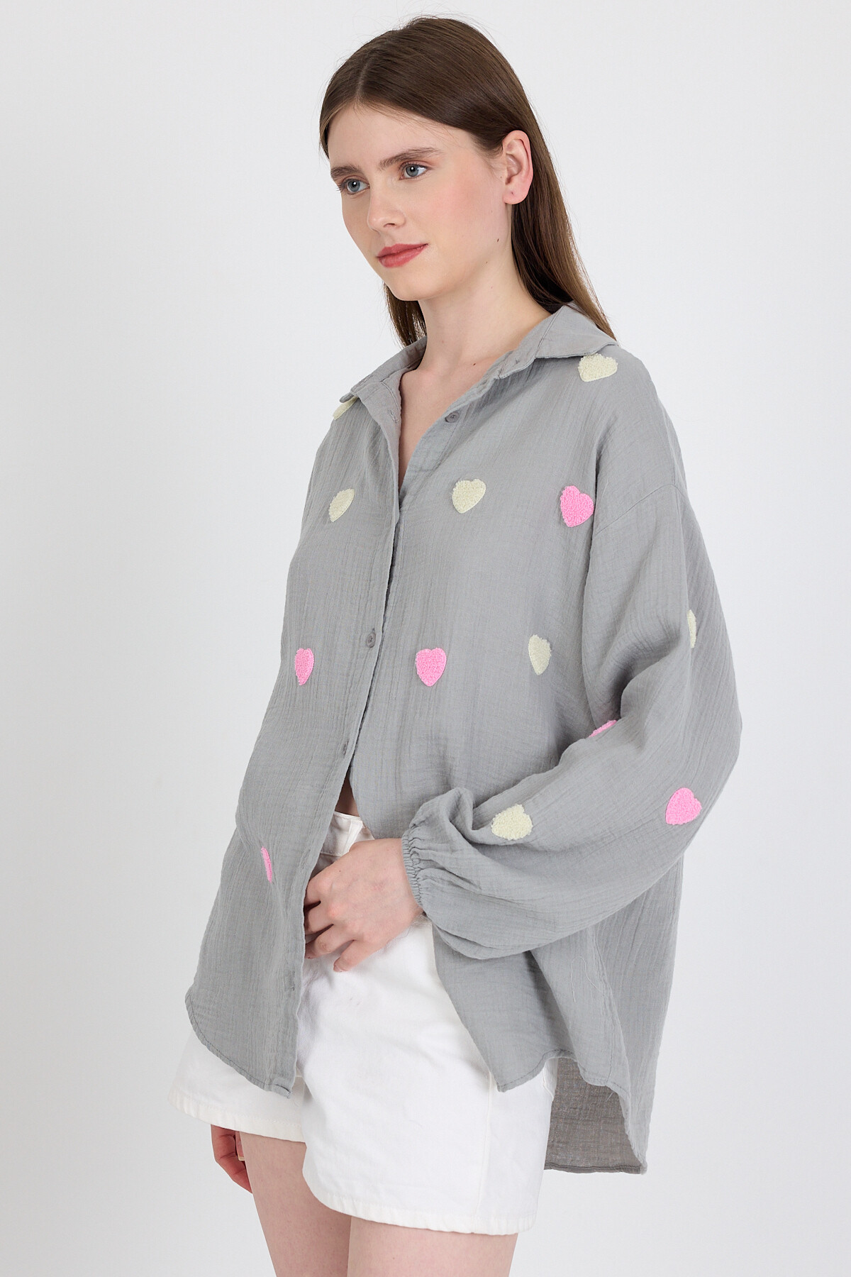 Gri %100 Pamuk Kalp Nakışlı Gömlek 4797A 
