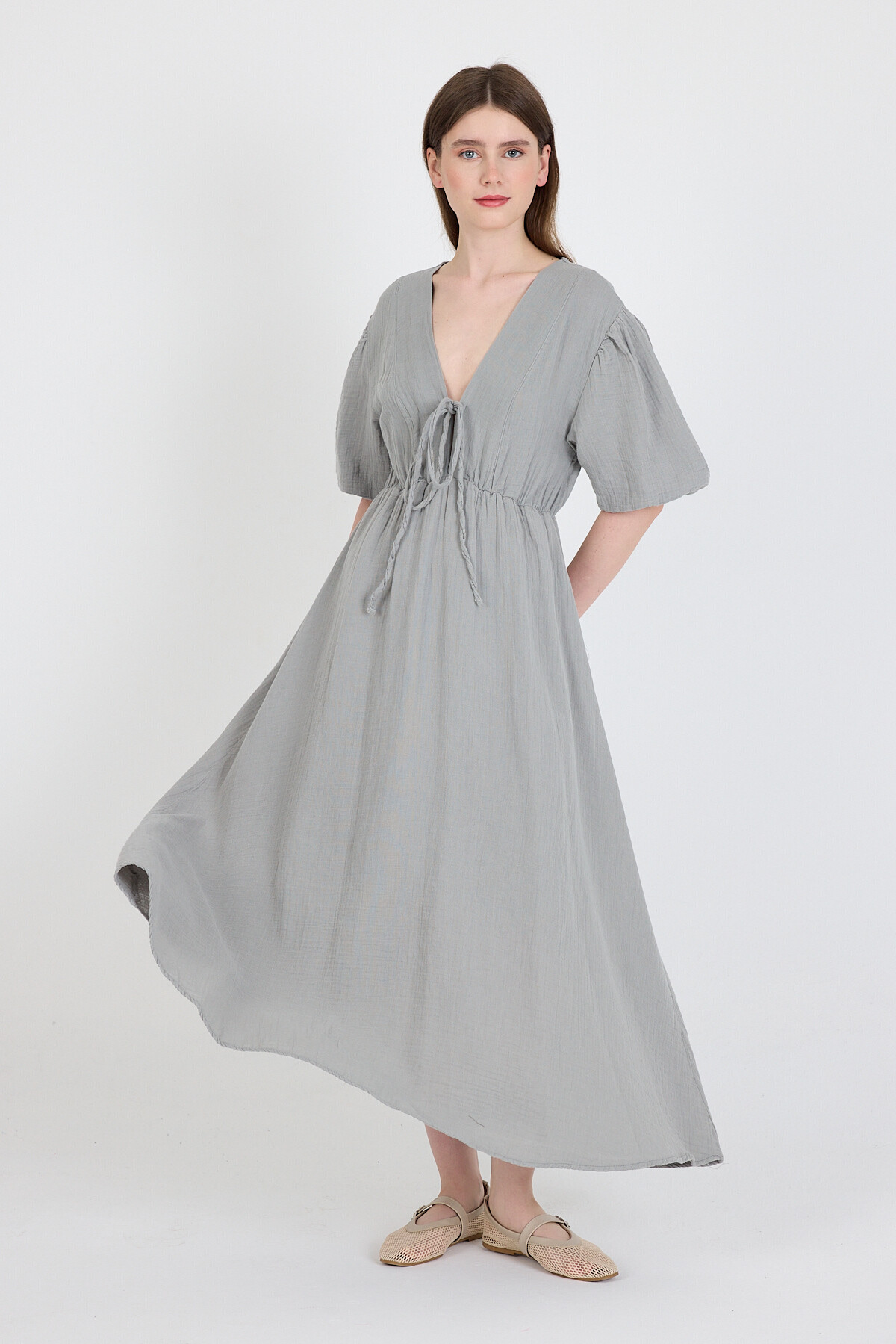 Gri %100 Pamuk Ön Bağlama Detaylı Midi Elbise 4785A - RAYS