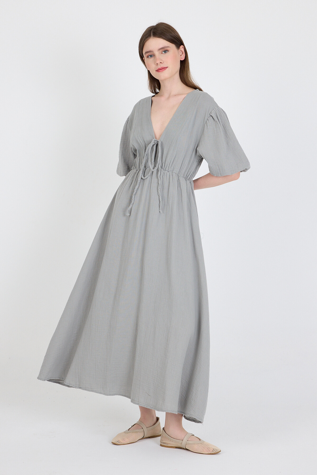 Gri %100 Pamuk Ön Bağlama Detaylı Midi Elbise 4785A - 2