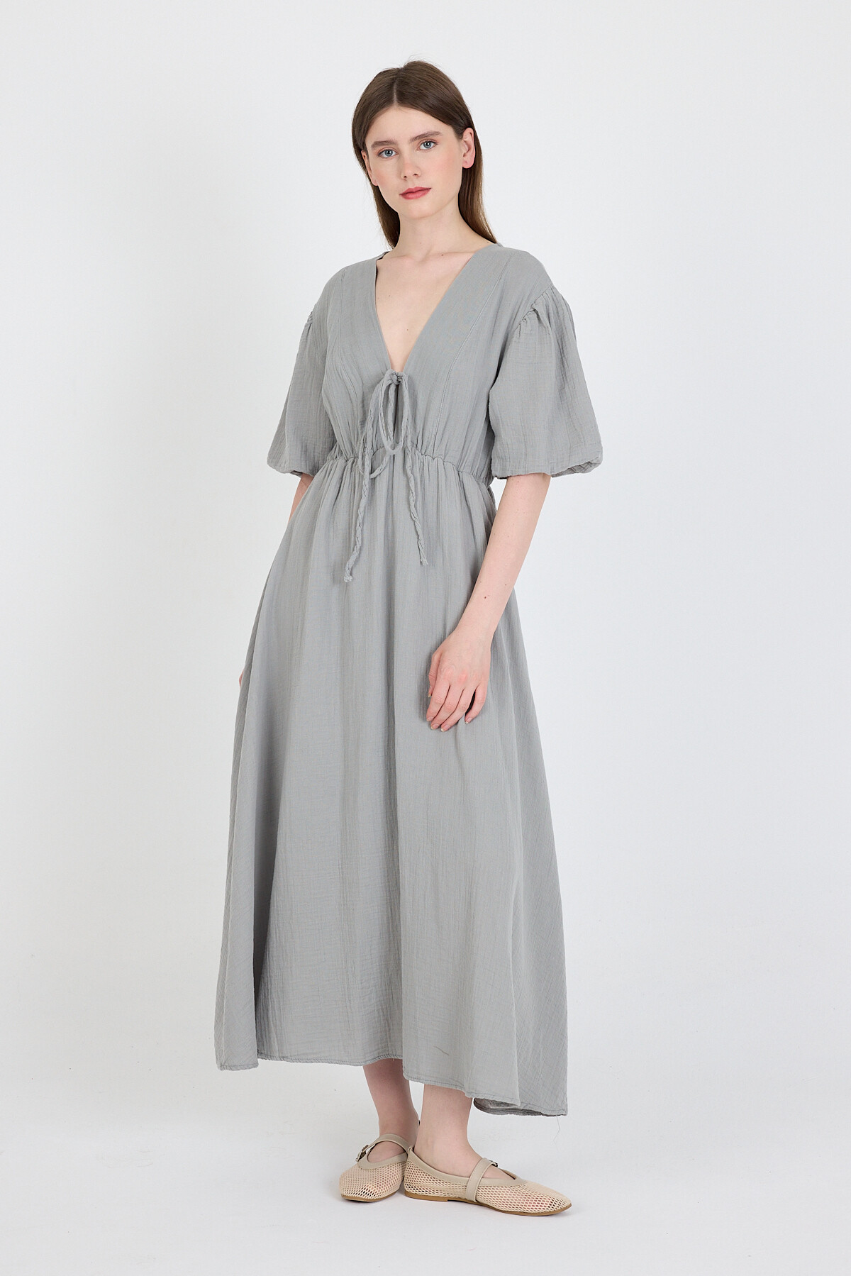 Gri %100 Pamuk Ön Bağlama Detaylı Midi Elbise 4785A - 3