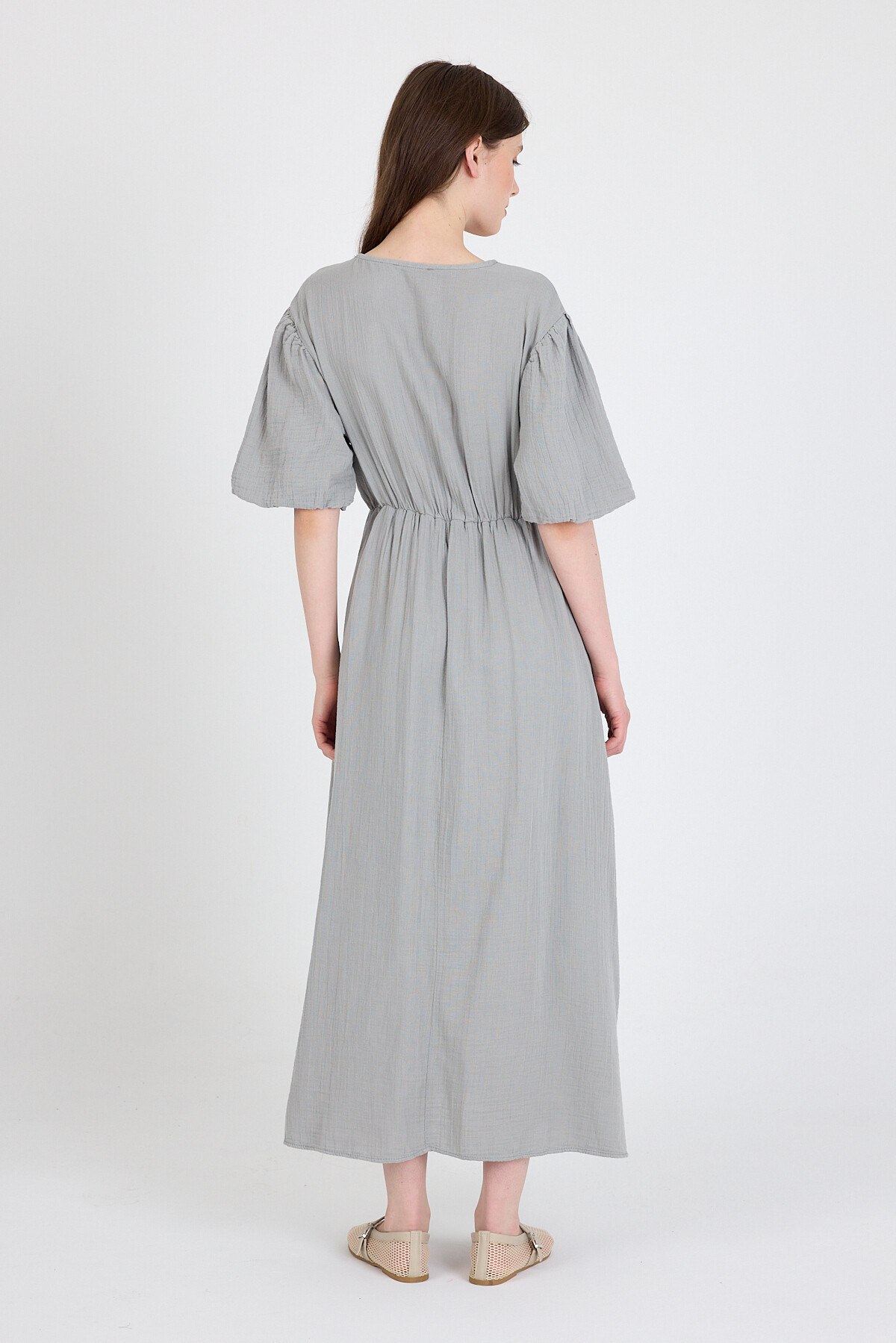 Gri %100 Pamuk Ön Bağlama Detaylı Midi Elbise 4785A - 5